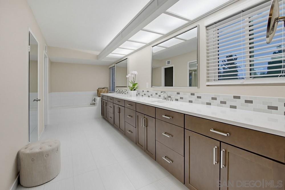 Detail Gallery Image 25 of 37 For 1820  Hacienda Drive, El Cajon,  CA 92020 - 6 Beds | 3 Baths