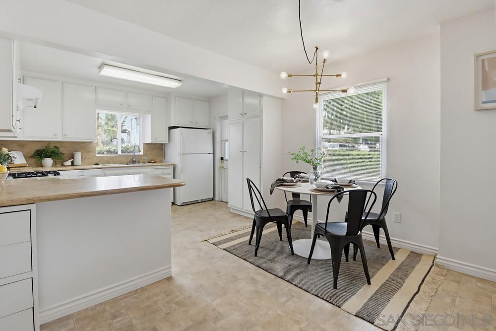 Detail Gallery Image 12 of 32 For 1787  Galway Place, El Cajon,  CA 92020 - 3 Beds | 3 Baths