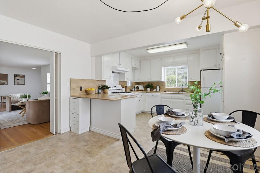 Detail Gallery Image 13 of 32 For 1787  Galway Place, El Cajon,  CA 92020 - 3 Beds | 3 Baths