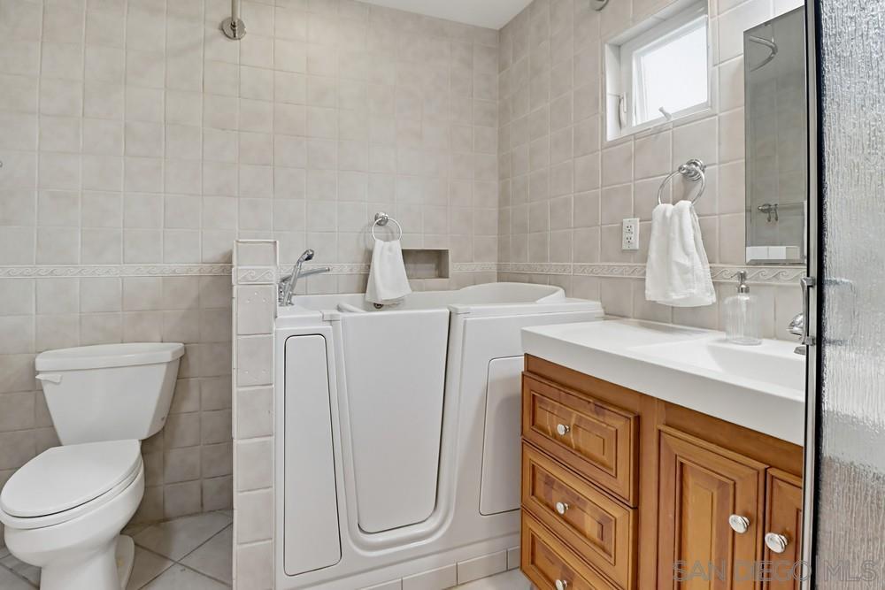 Detail Gallery Image 18 of 32 For 1787  Galway Place, El Cajon,  CA 92020 - 3 Beds | 3 Baths