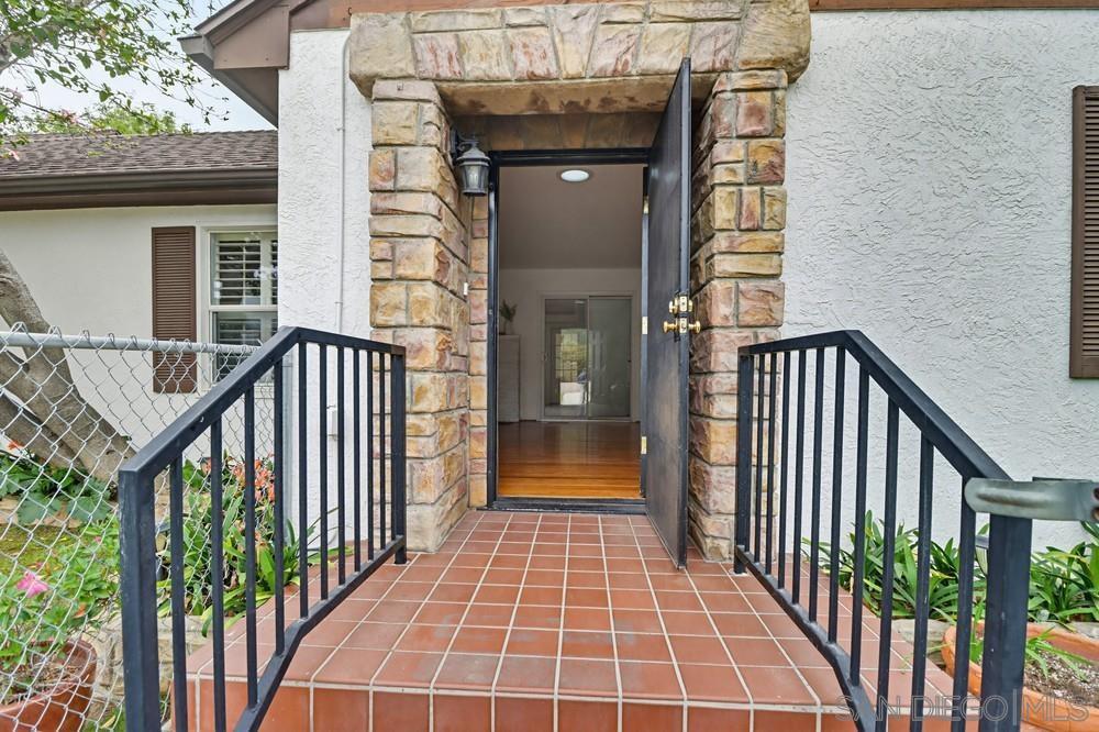 Detail Gallery Image 6 of 32 For 1787  Galway Place, El Cajon,  CA 92020 - 3 Beds | 3 Baths