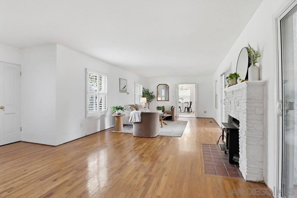 Detail Gallery Image 7 of 32 For 1787  Galway Place, El Cajon,  CA 92020 - 3 Beds | 3 Baths