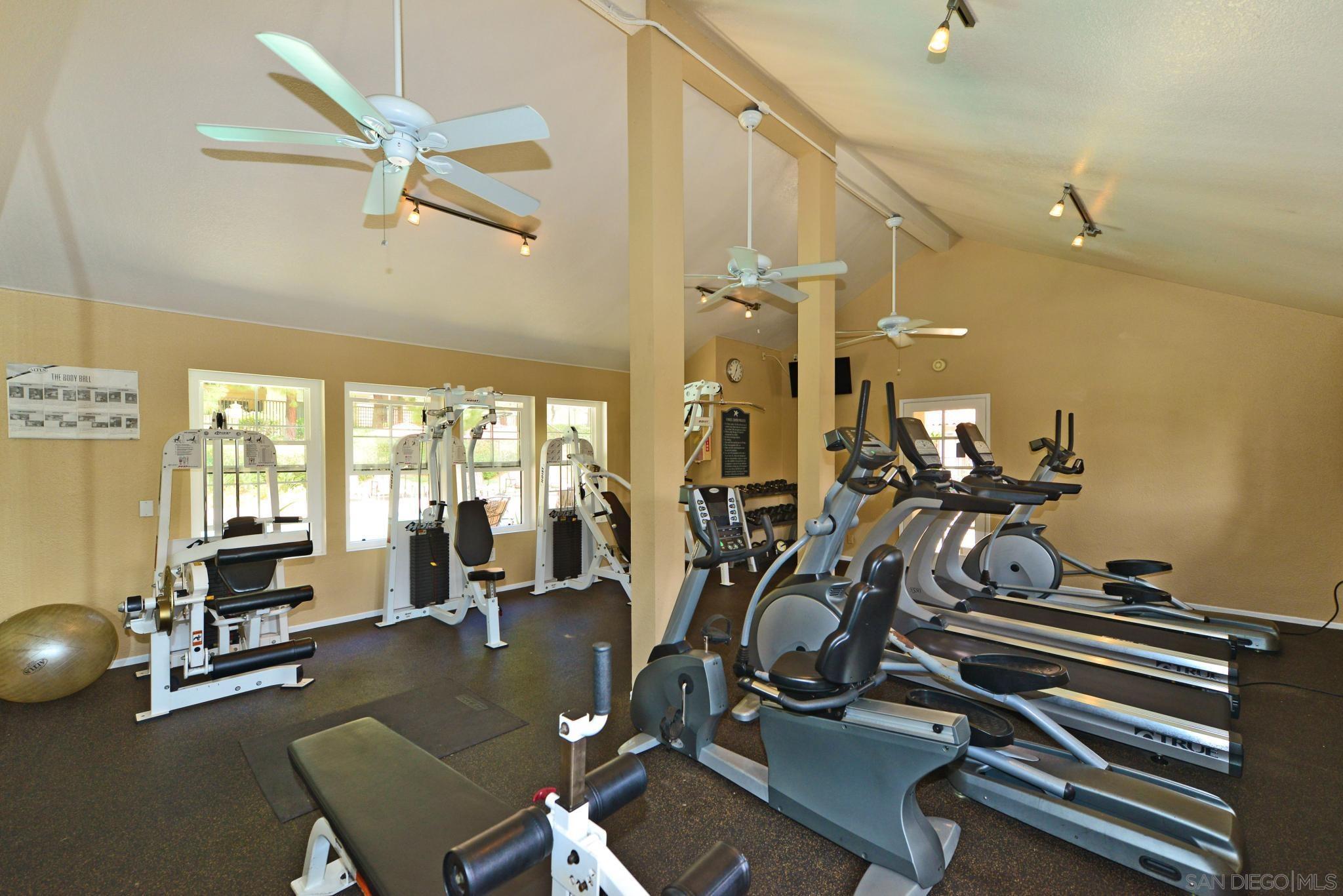 Detail Gallery Image 18 of 27 For 12588  Carmel Creek Rd  33, San Diego,  CA 92130 - 1 Beds | 1 Baths