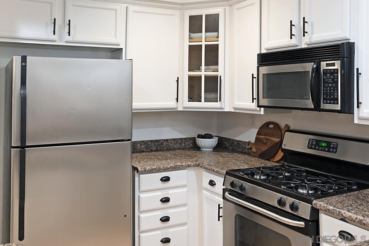 Detail Gallery Image 10 of 27 For 12588  Carmel Creek Rd  33, San Diego,  CA 92130 - 1 Beds | 1 Baths