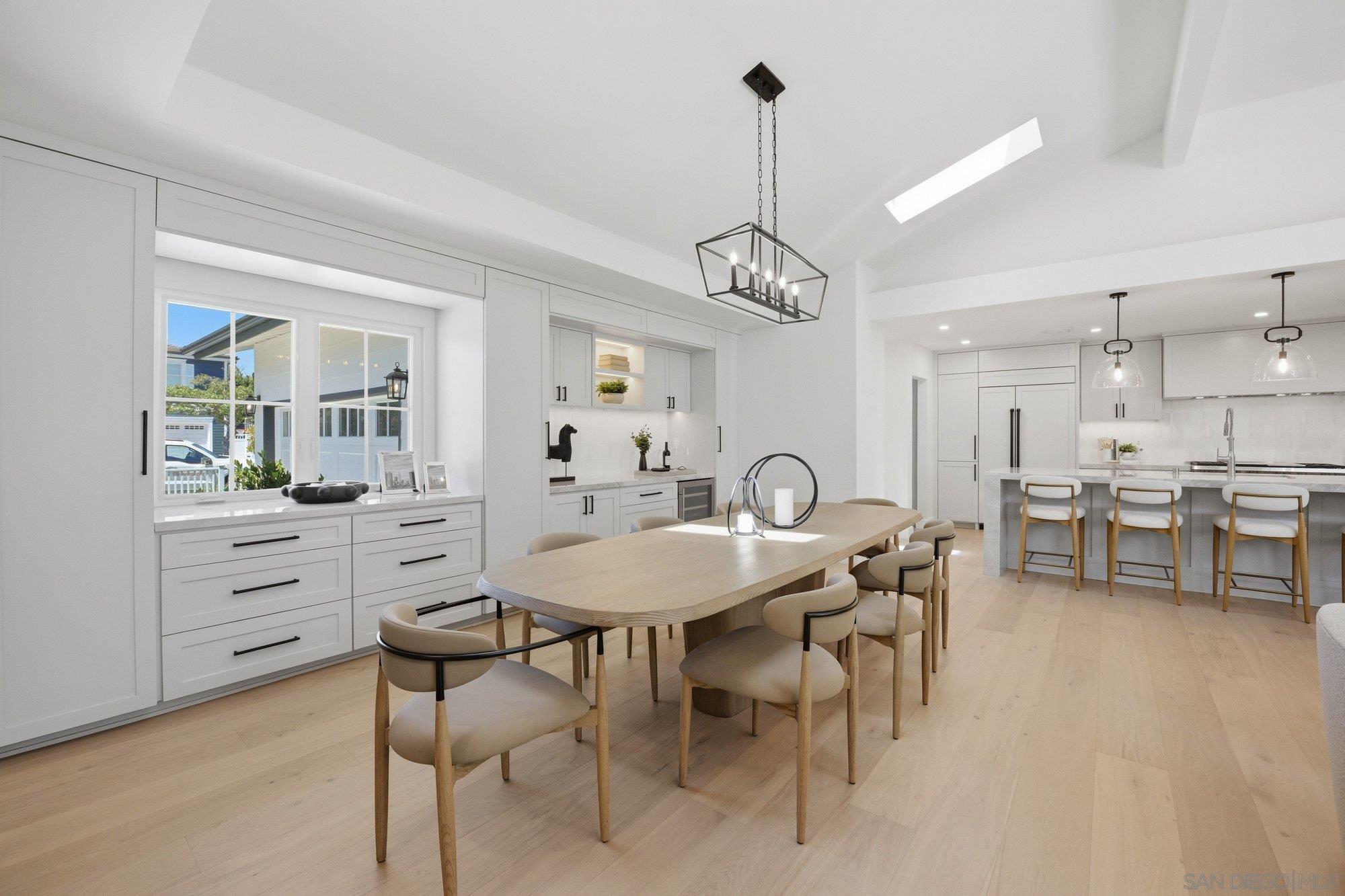 Detail Gallery Image 14 of 45 For 701  Balboa Ave, Coronado,  CA 92118 - 4 Beds | 4 Baths