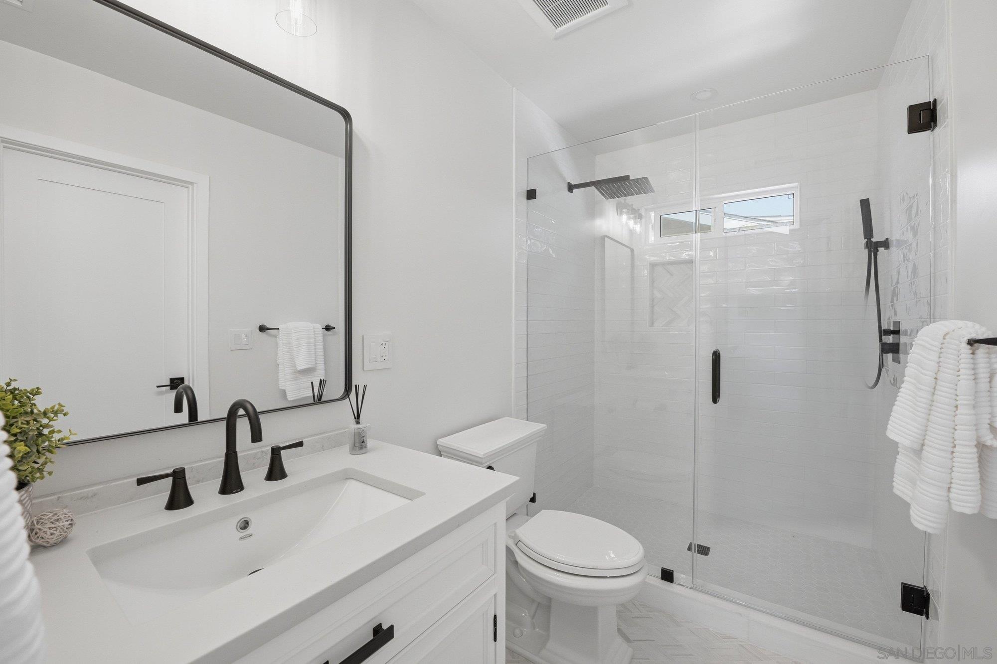 Detail Gallery Image 19 of 45 For 701  Balboa Ave, Coronado,  CA 92118 - 4 Beds | 4 Baths