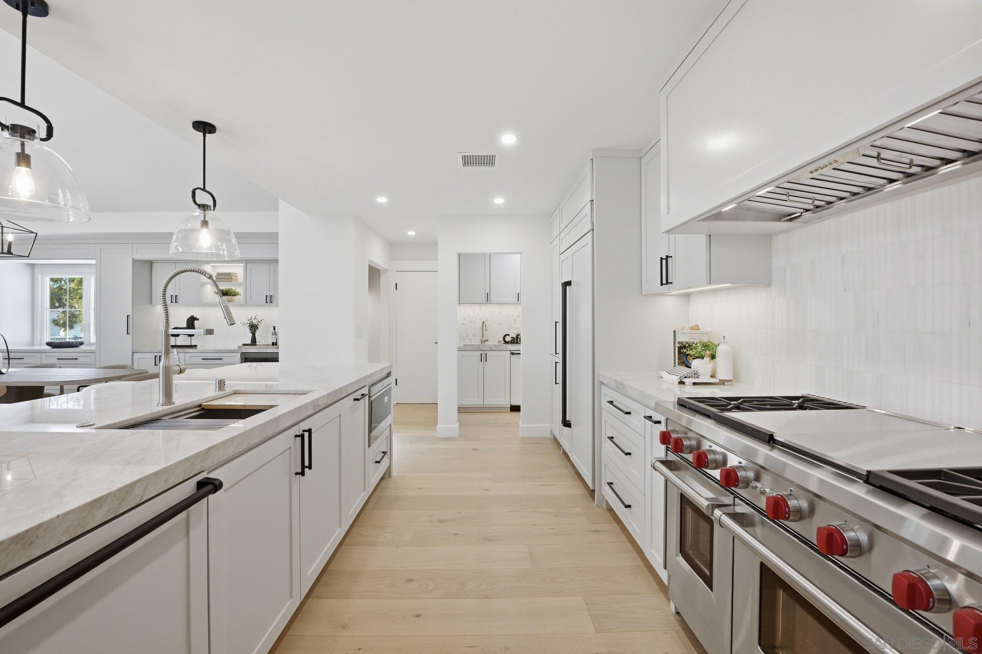 Detail Gallery Image 8 of 45 For 701  Balboa Ave, Coronado,  CA 92118 - 4 Beds | 4 Baths