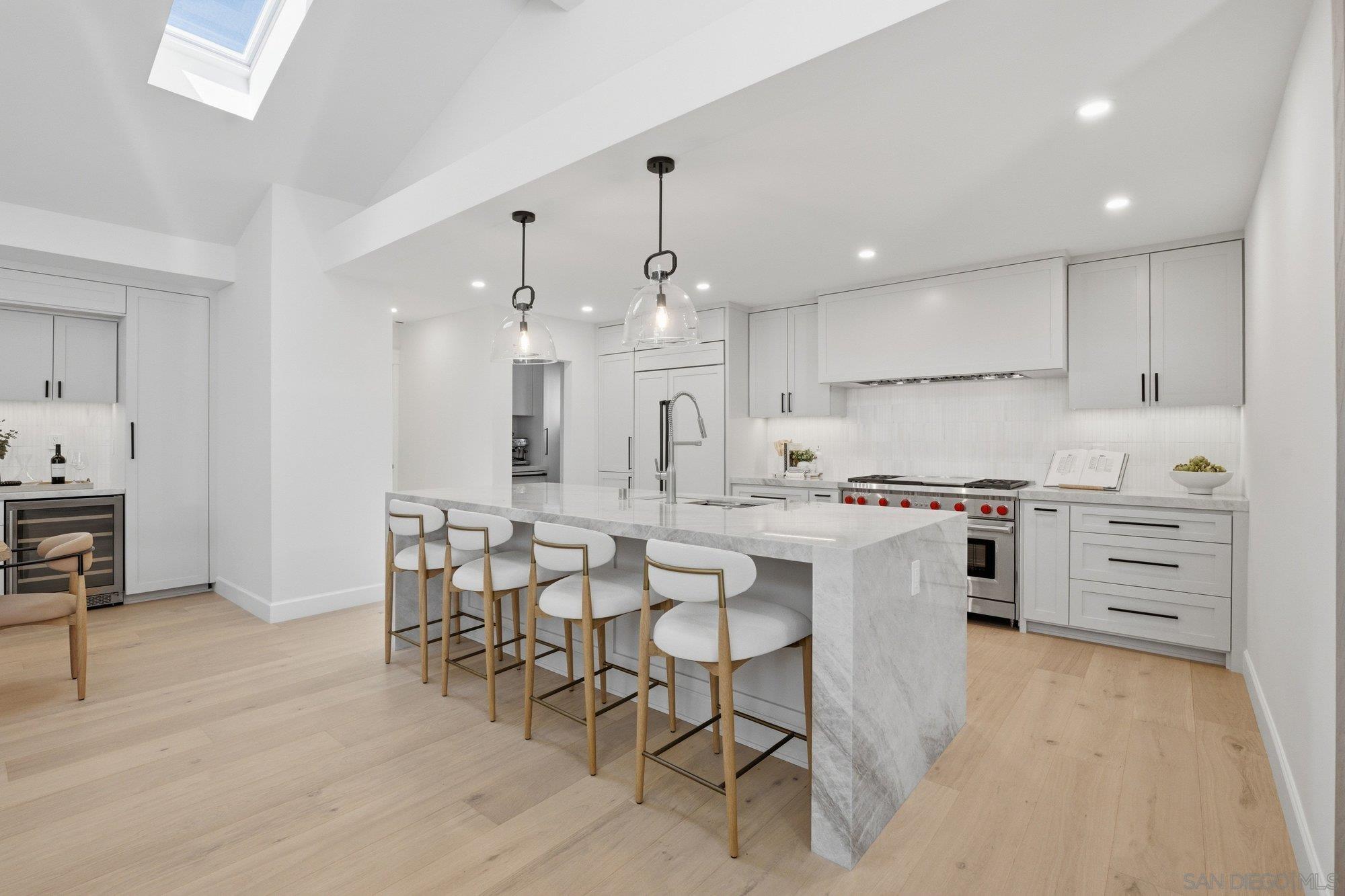 Detail Gallery Image 10 of 45 For 701  Balboa Ave, Coronado,  CA 92118 - 4 Beds | 4 Baths