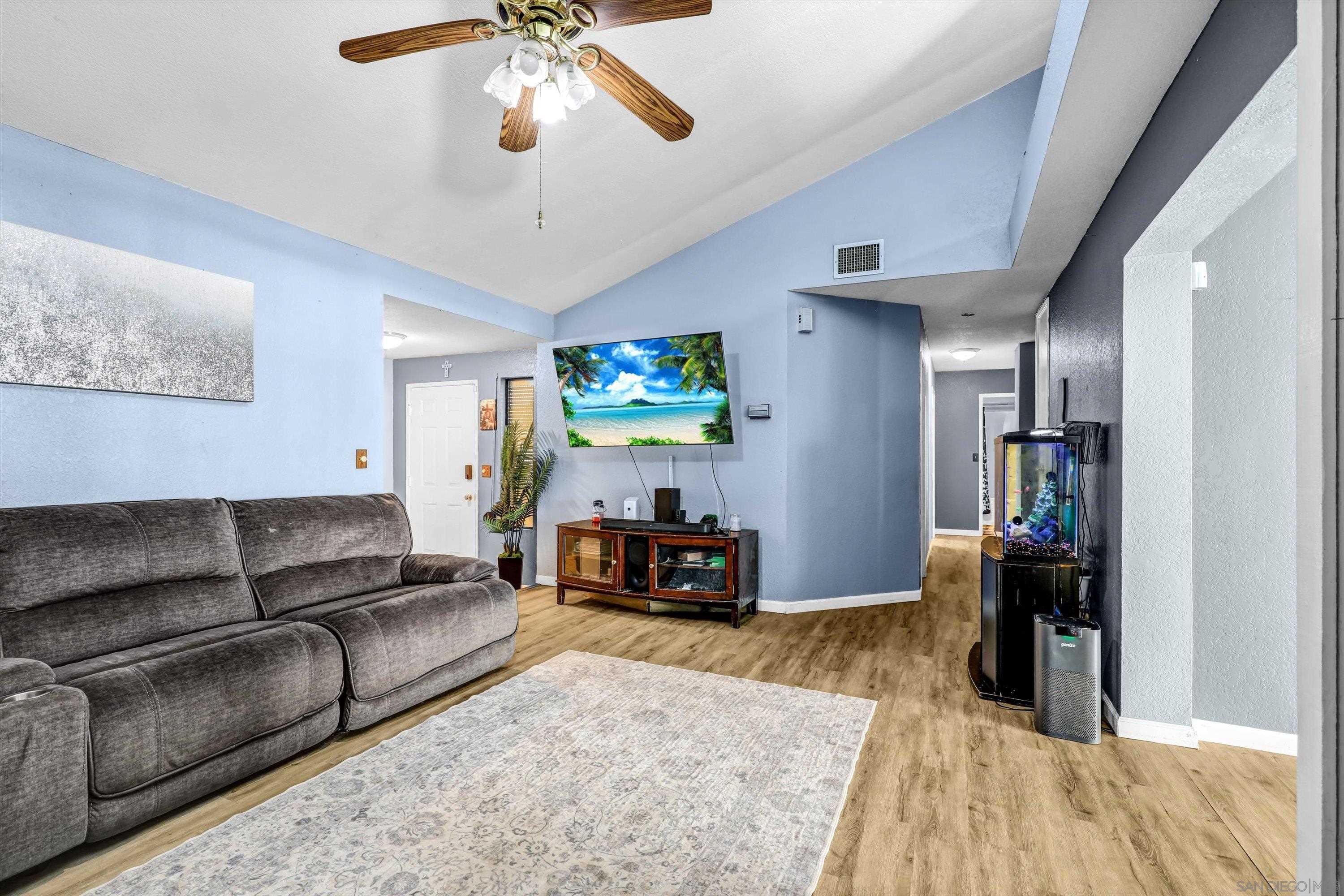 Detail Gallery Image 3 of 19 For 8529  Snow White, El Cajon,  CA 92021 - 3 Beds | 2 Baths