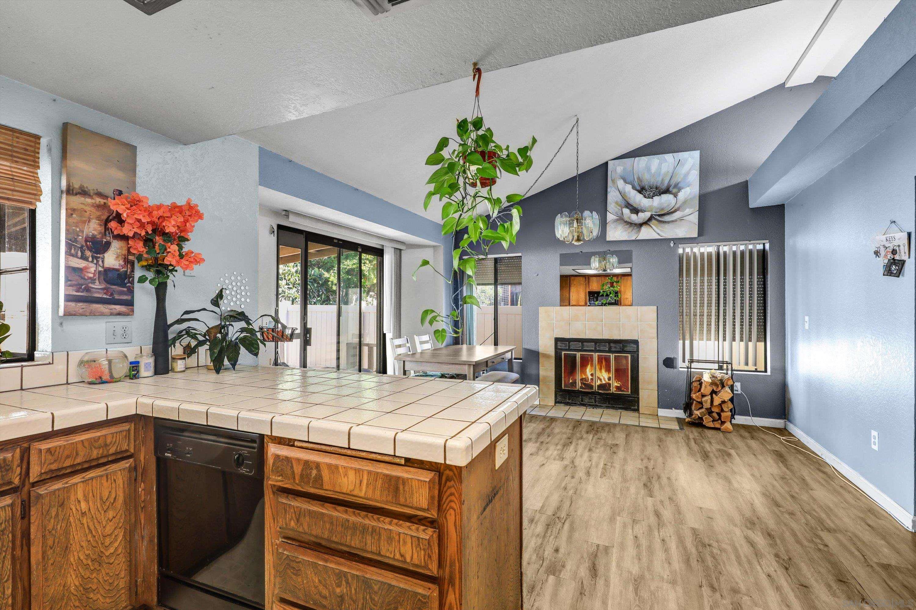 Detail Gallery Image 8 of 19 For 8529  Snow White, El Cajon,  CA 92021 - 3 Beds | 2 Baths