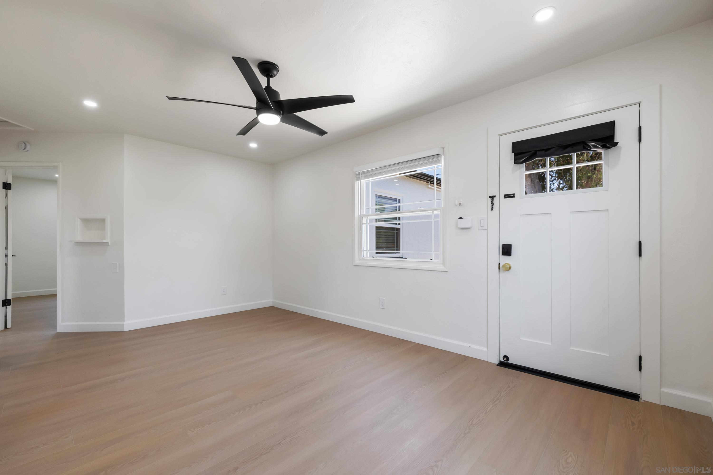 Detail Gallery Image 11 of 34 For 530-32  Delaware St, Imperial Beach,  CA 91932 - – Beds | – Baths