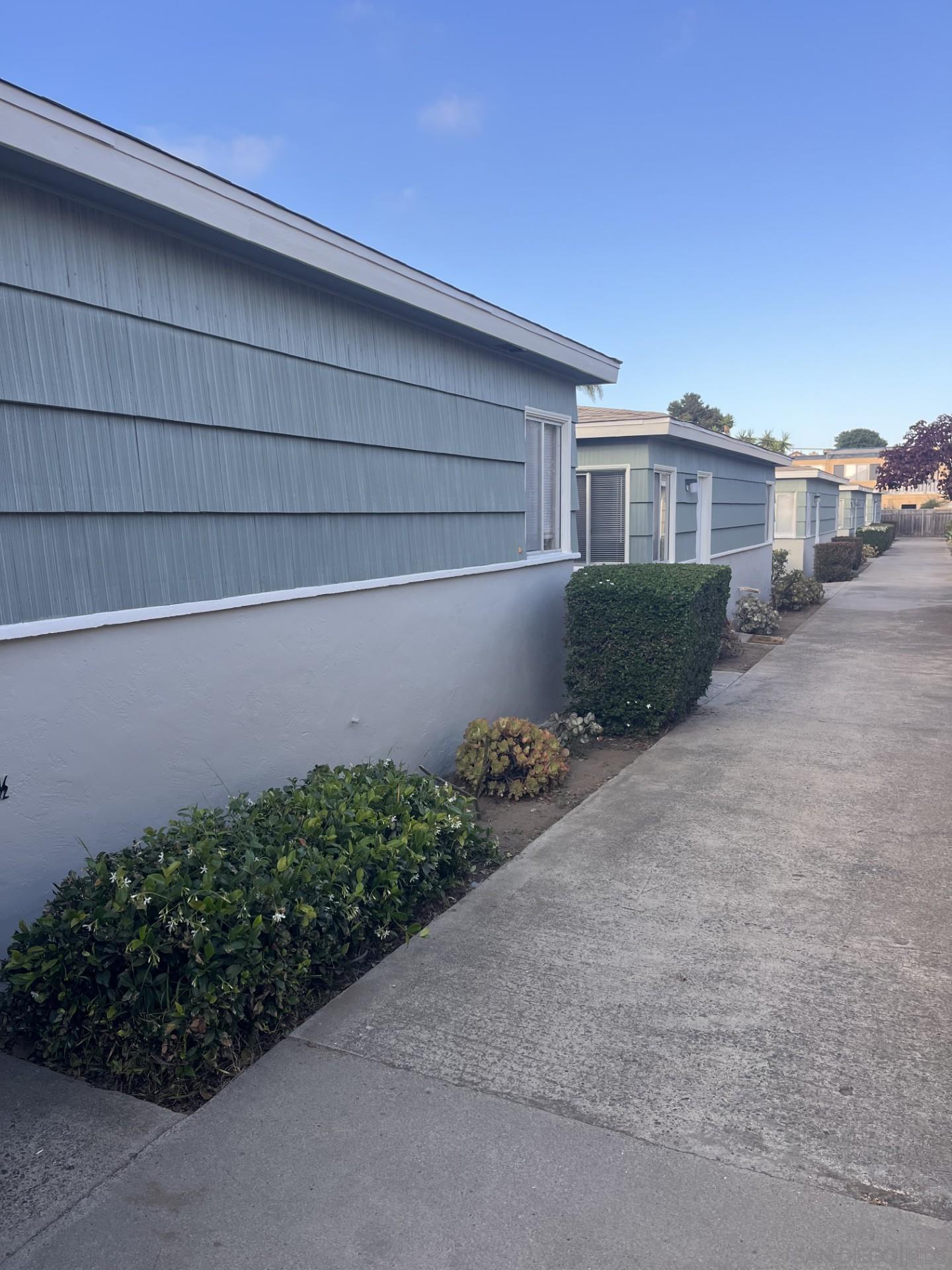 Front Image Thumbnail for SD260008105