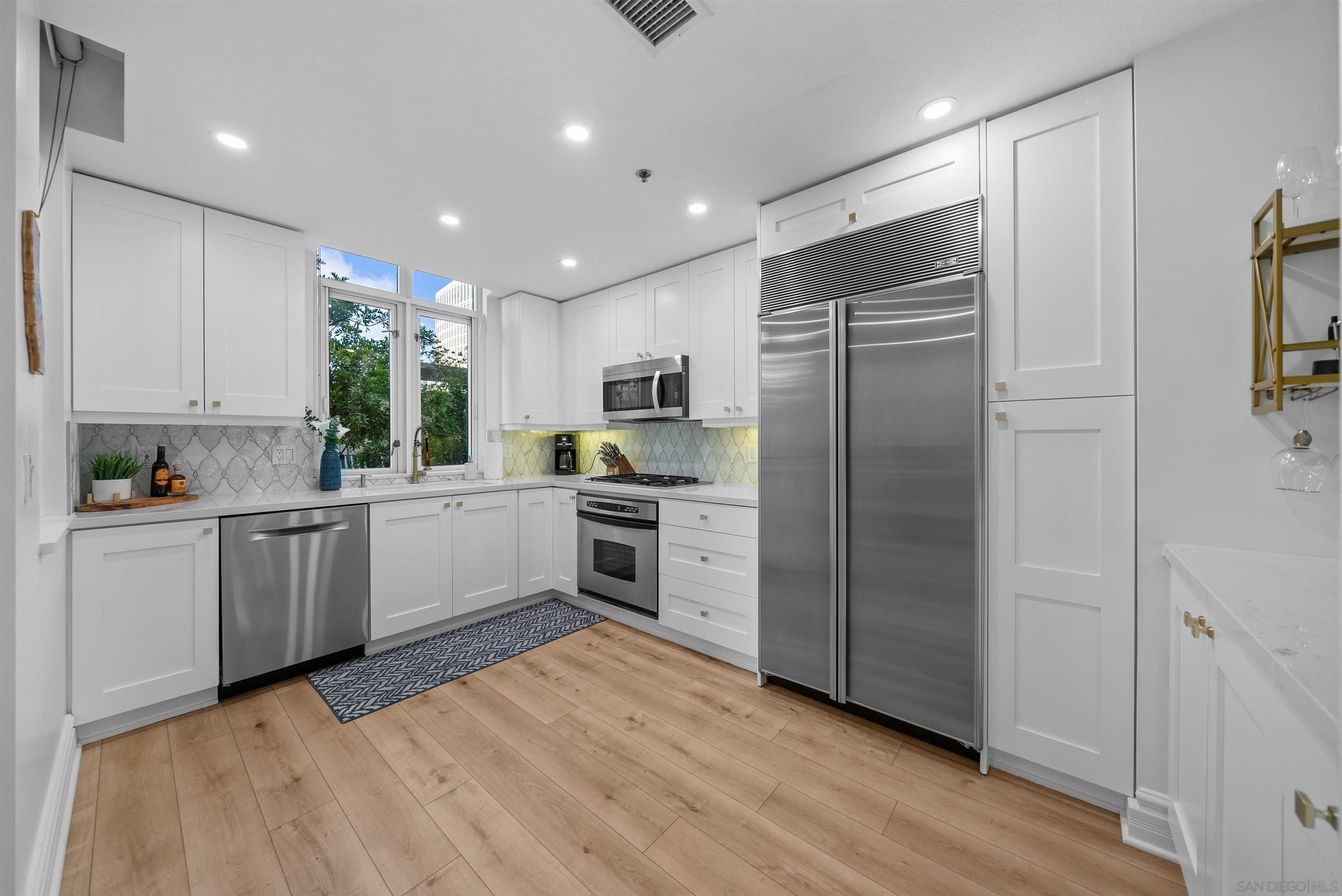 Detail Gallery Image 15 of 64 For 700 W Harbor Drive  Th5,  San Diego,  CA 92101 - 3 Beds | 3/1 Baths