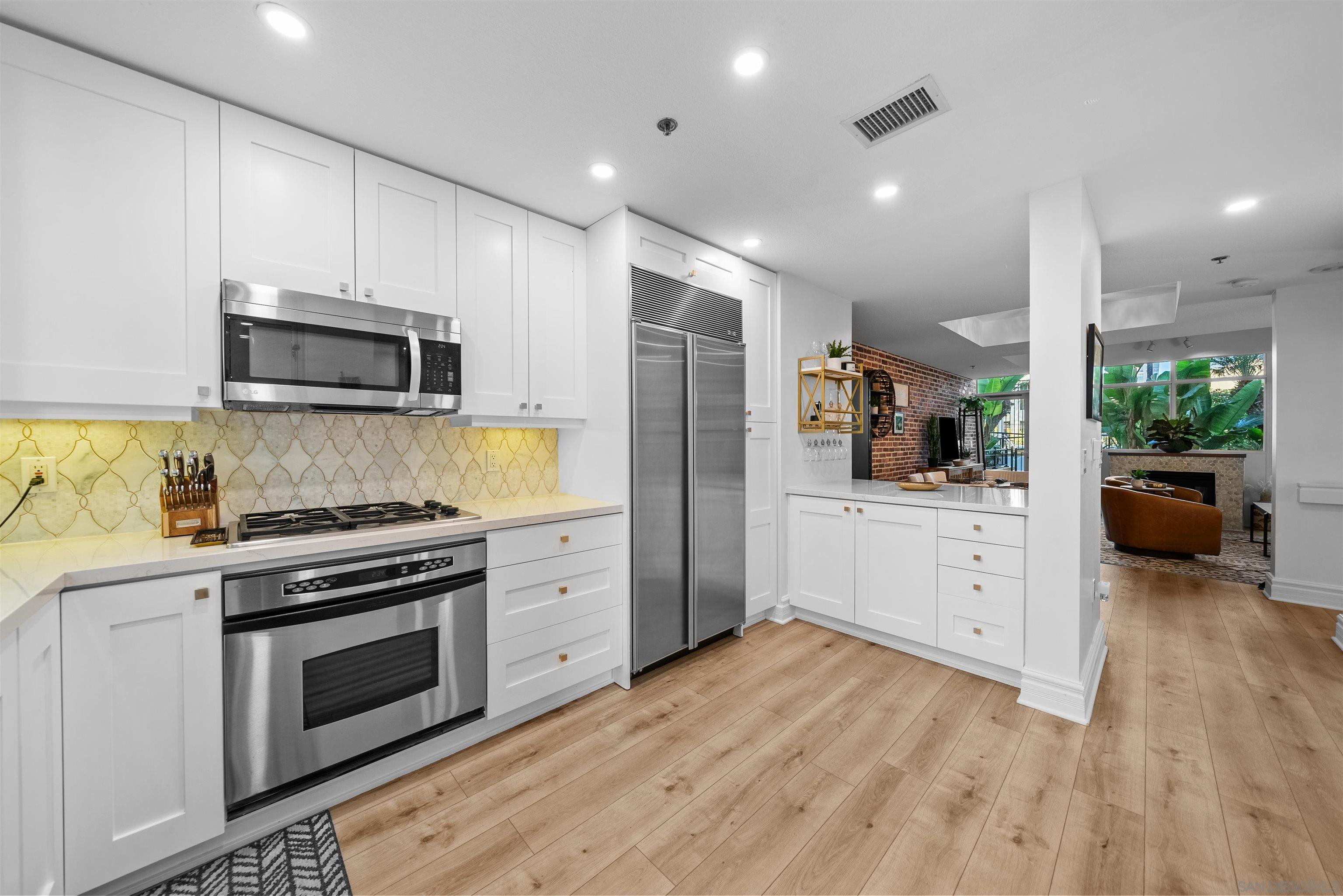 Detail Gallery Image 17 of 64 For 700 W Harbor Drive  Th5,  San Diego,  CA 92101 - 3 Beds | 3/1 Baths