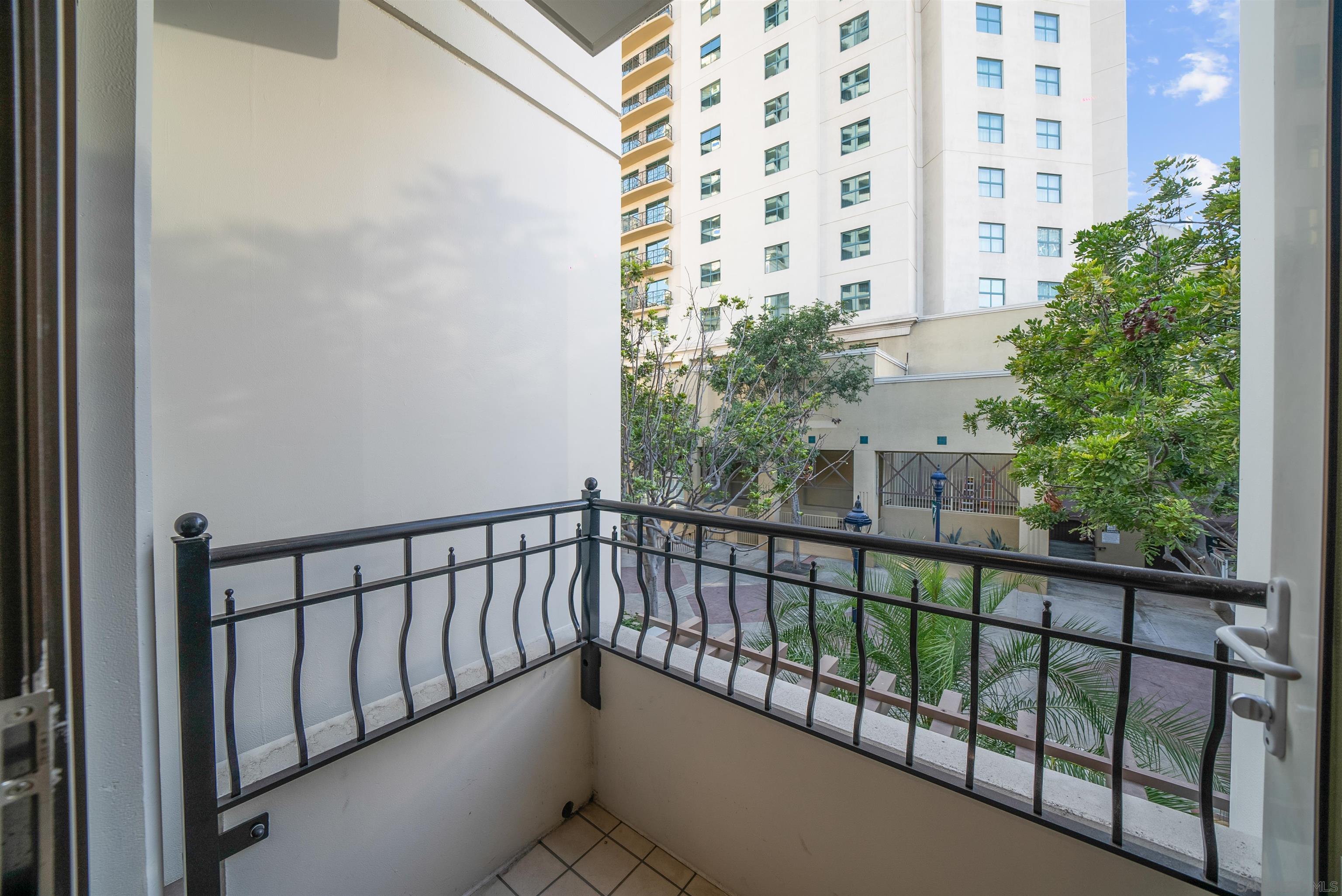 Detail Gallery Image 22 of 64 For 700 W Harbor Drive  Th5,  San Diego,  CA 92101 - 3 Beds | 3/1 Baths