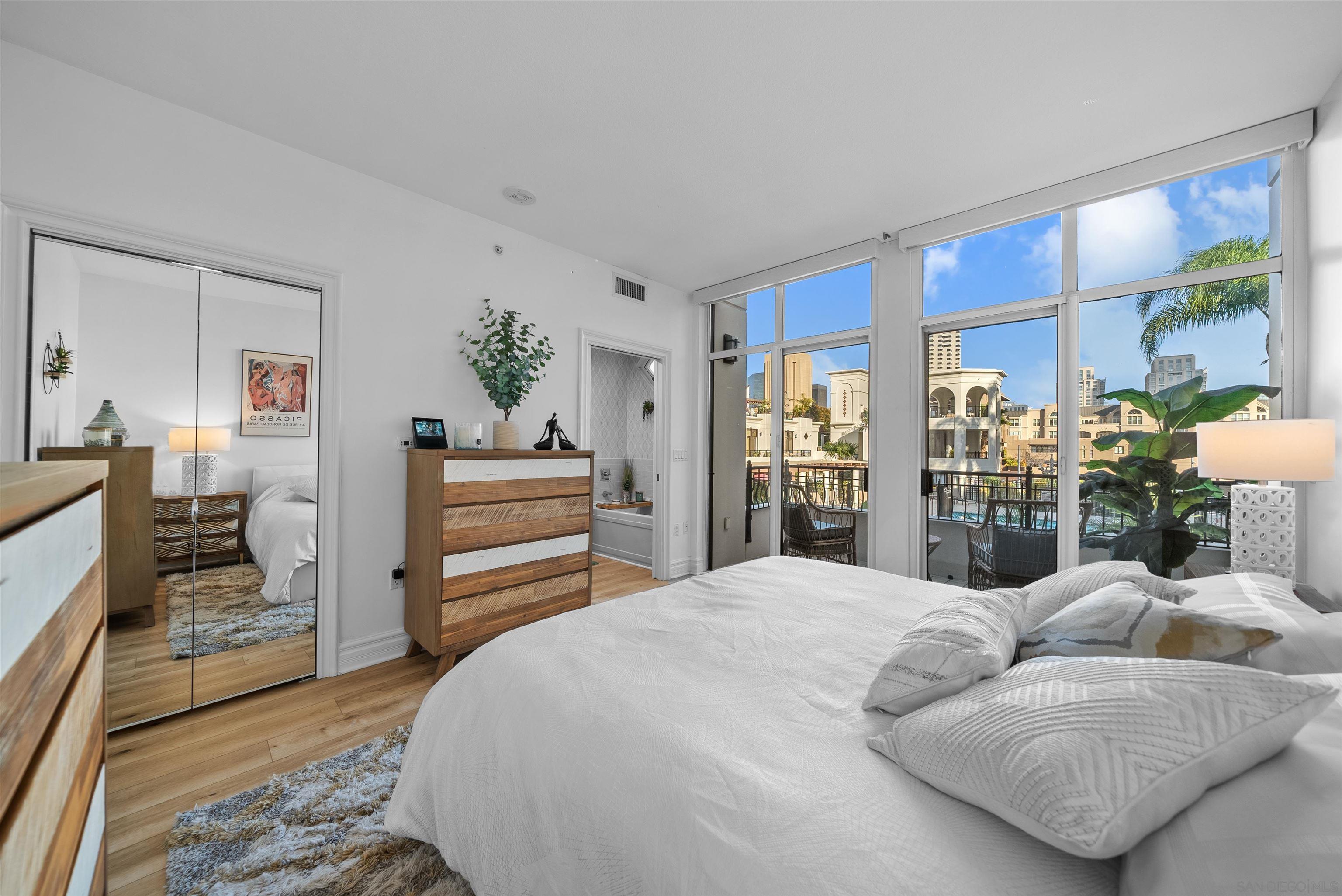 Detail Gallery Image 24 of 64 For 700 W Harbor Drive  Th5,  San Diego,  CA 92101 - 3 Beds | 3/1 Baths