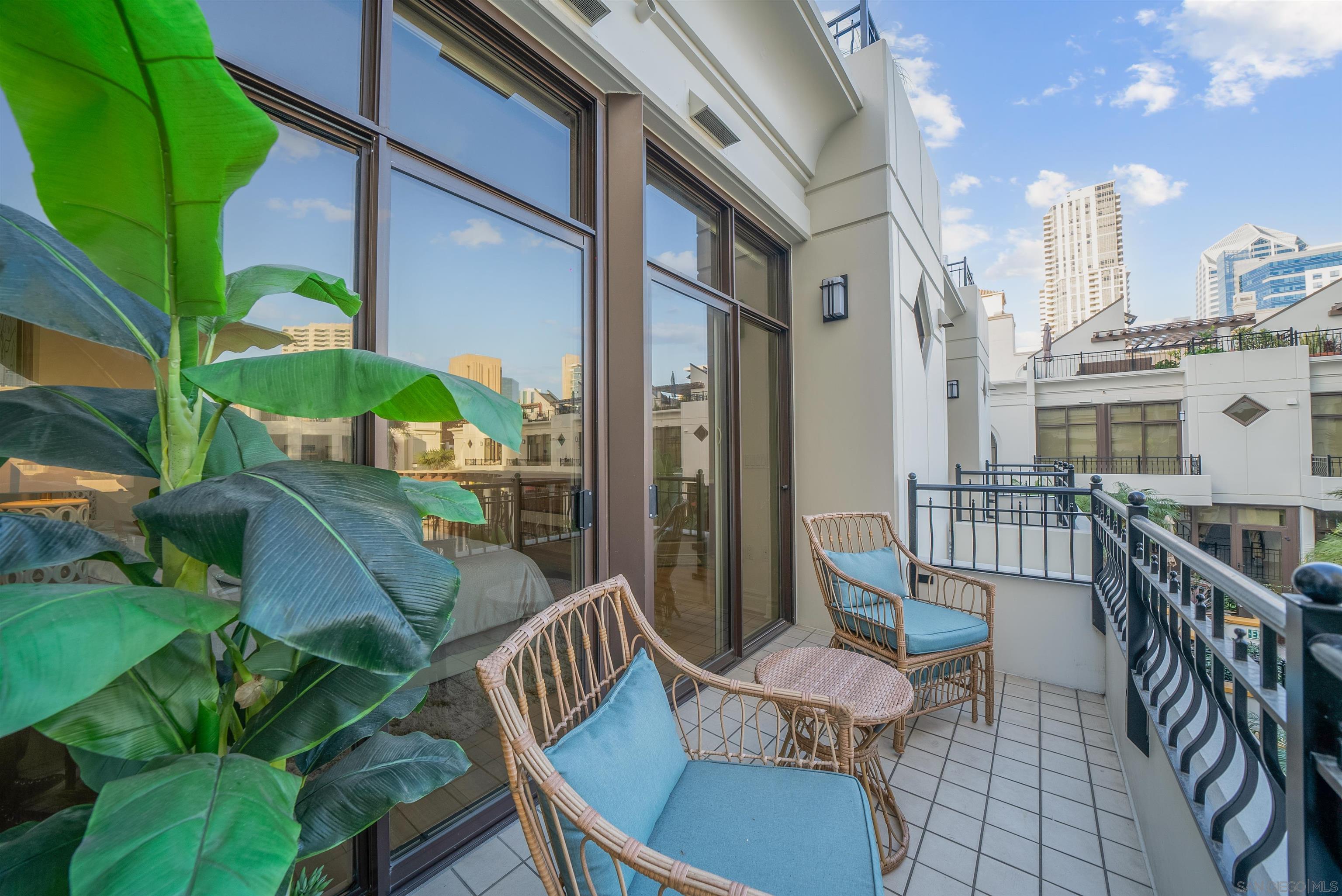 Detail Gallery Image 27 of 64 For 700 W Harbor Drive  Th5,  San Diego,  CA 92101 - 3 Beds | 3/1 Baths