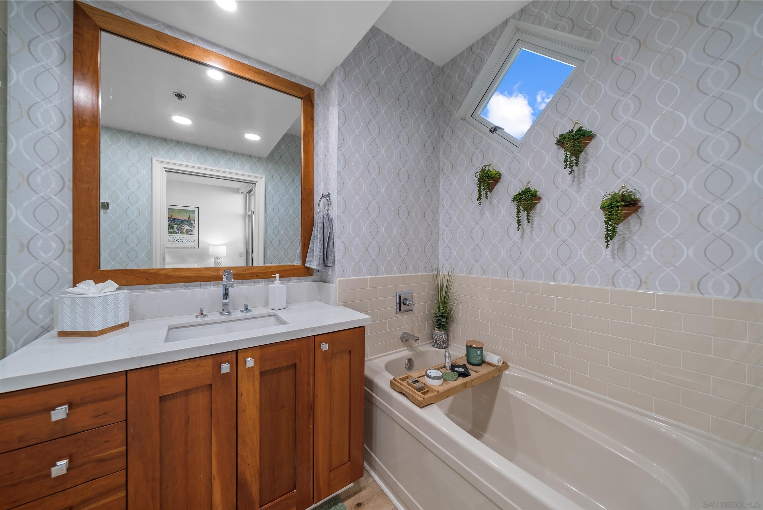 Detail Gallery Image 30 of 64 For 700 W Harbor Drive  Th5,  San Diego,  CA 92101 - 3 Beds | 3/1 Baths