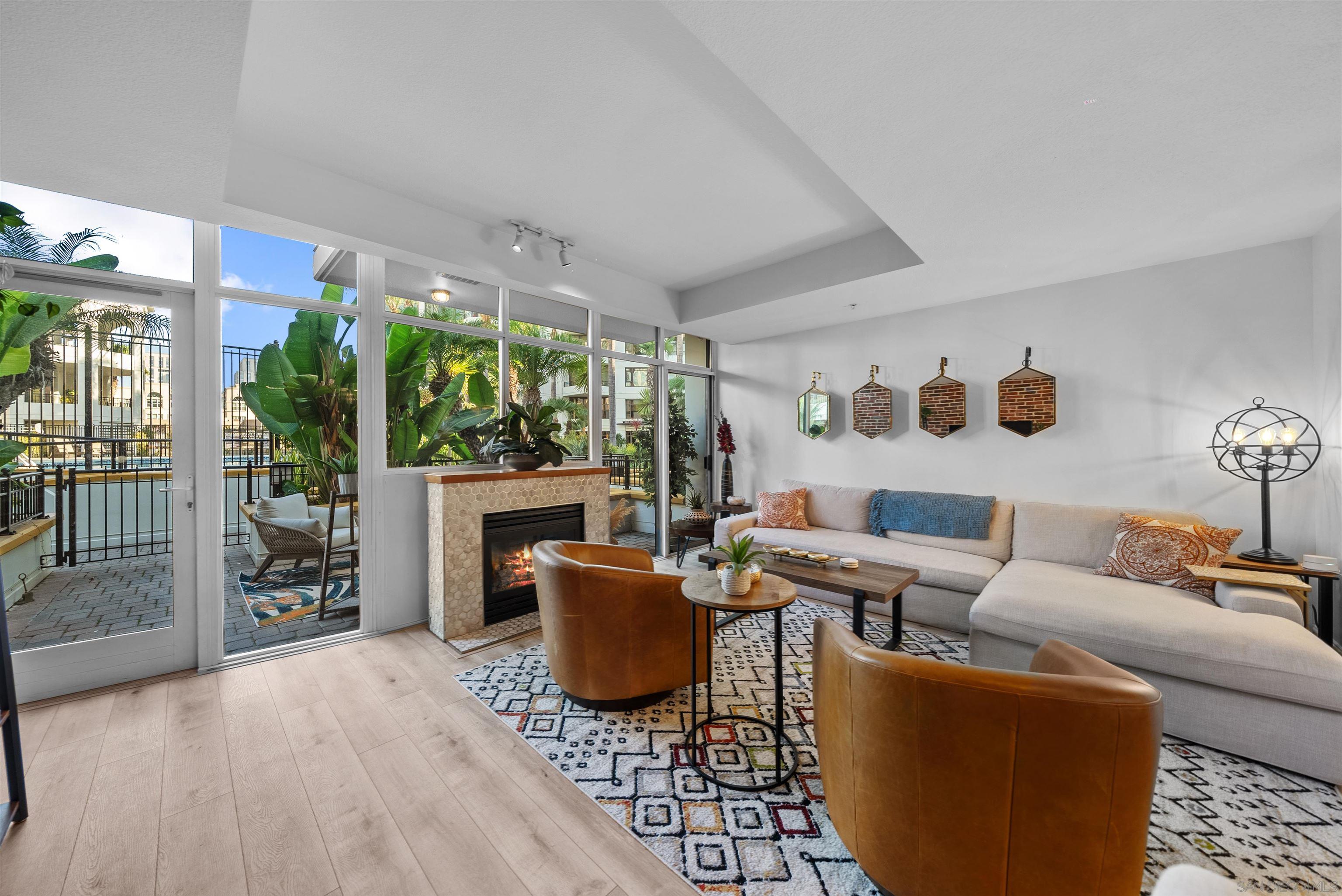 Detail Gallery Image 4 of 64 For 700 W Harbor Drive  Th5,  San Diego,  CA 92101 - 3 Beds | 3/1 Baths