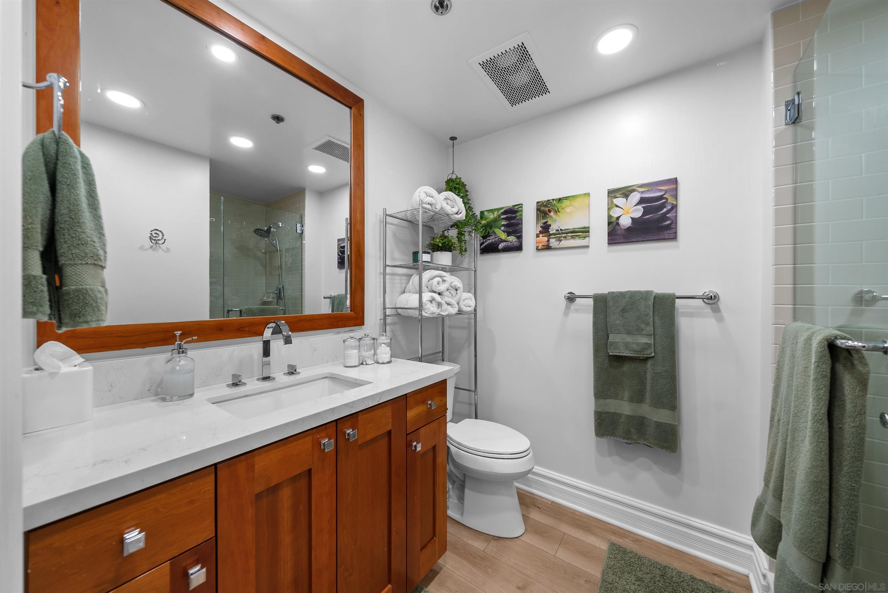 Detail Gallery Image 35 of 64 For 700 W Harbor Drive  Th5,  San Diego,  CA 92101 - 3 Beds | 3/1 Baths