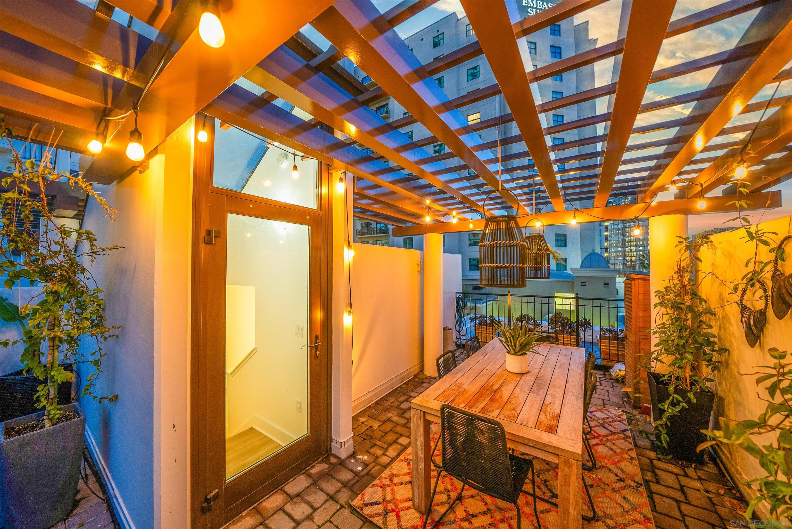 Detail Gallery Image 37 of 64 For 700 W Harbor Drive  Th5,  San Diego,  CA 92101 - 3 Beds | 3/1 Baths