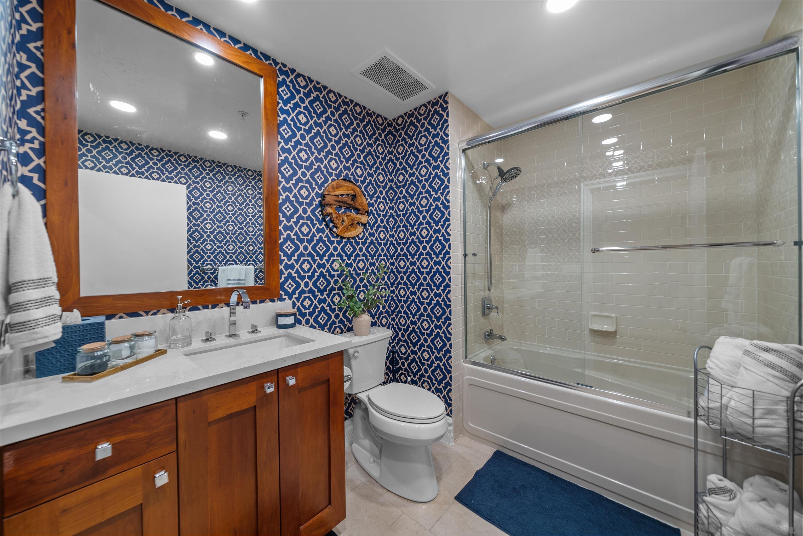 Detail Gallery Image 49 of 64 For 700 W Harbor Drive  Th5,  San Diego,  CA 92101 - 3 Beds | 3/1 Baths