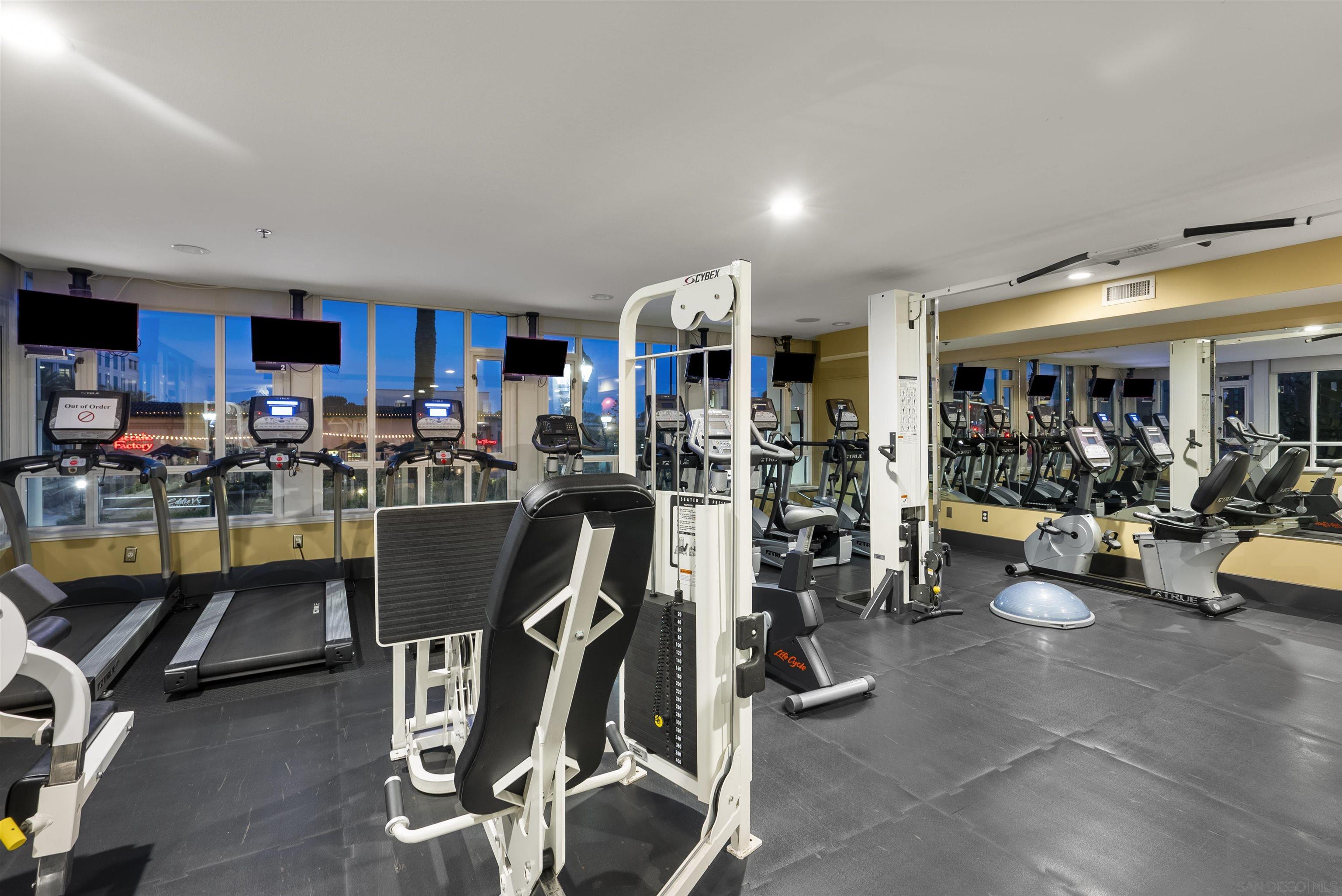 Detail Gallery Image 62 of 64 For 700 W Harbor Drive  Th5,  San Diego,  CA 92101 - 3 Beds | 3/1 Baths