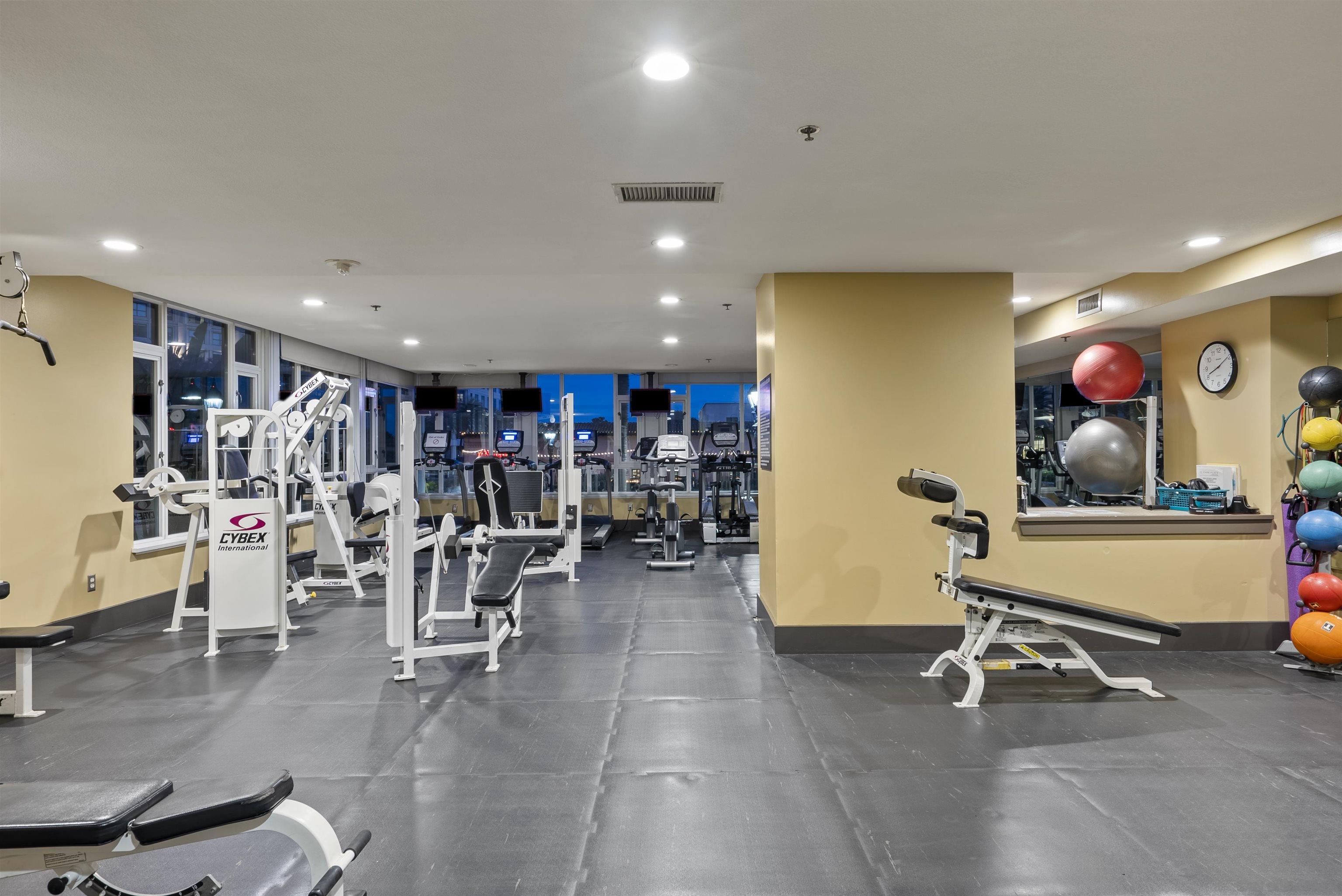 Detail Gallery Image 63 of 64 For 700 W Harbor Drive  Th5,  San Diego,  CA 92101 - 3 Beds | 3/1 Baths