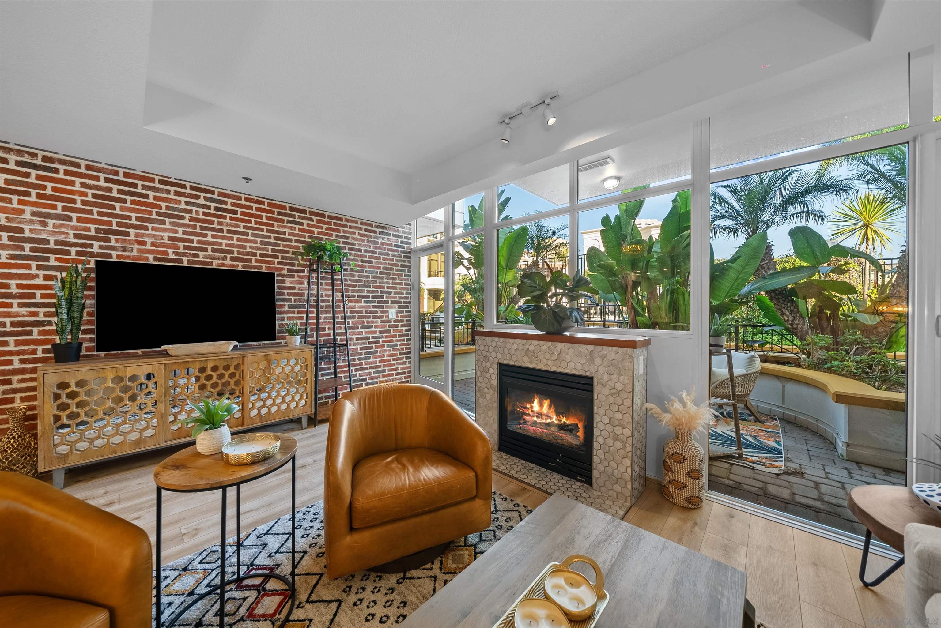 Detail Gallery Image 8 of 64 For 700 W Harbor Drive  Th5,  San Diego,  CA 92101 - 3 Beds | 3/1 Baths