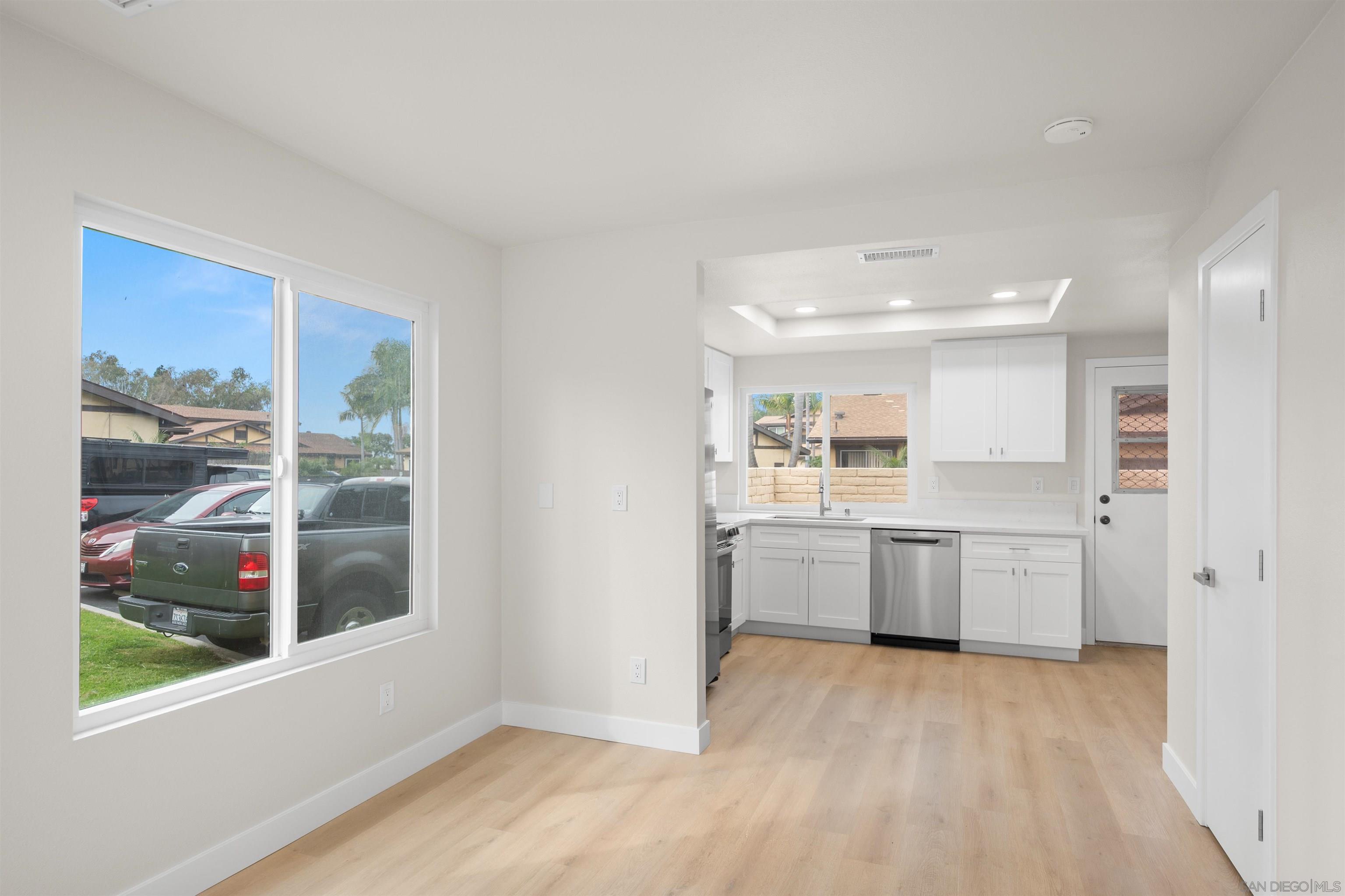 Detail Gallery Image 13 of 38 For 75  Third Avenue  #20,  Chula Vista,  CA 91910 - 3 Beds | 2 Baths