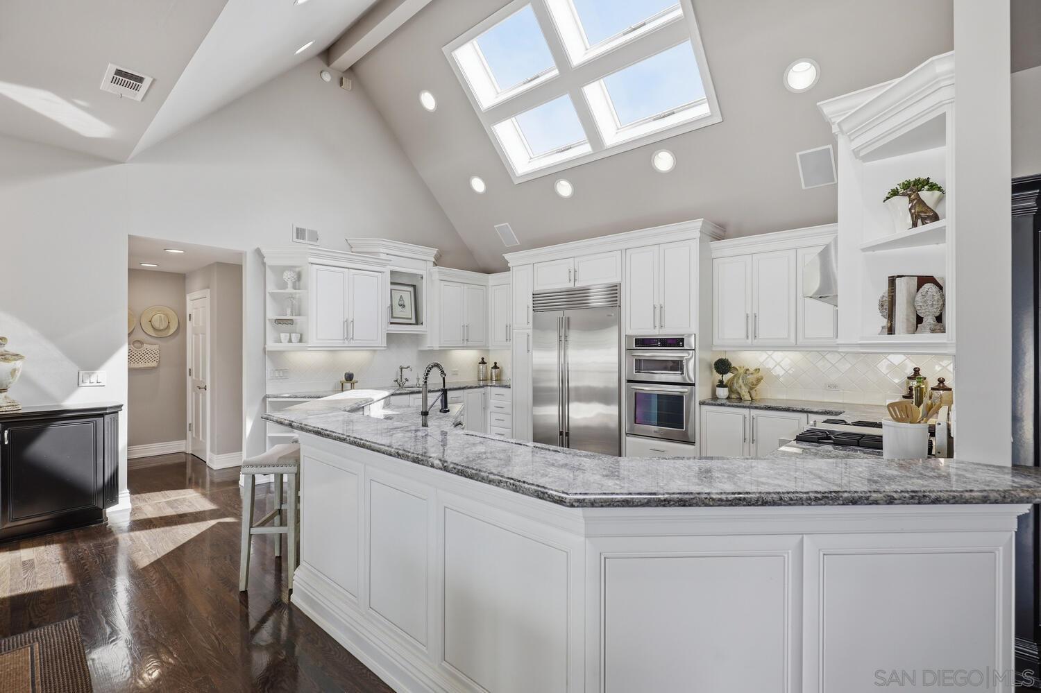 Detail Gallery Image 13 of 56 For 945  Bay Circle, Coronado,  CA 92118 - 5 Beds | 4/1 Baths