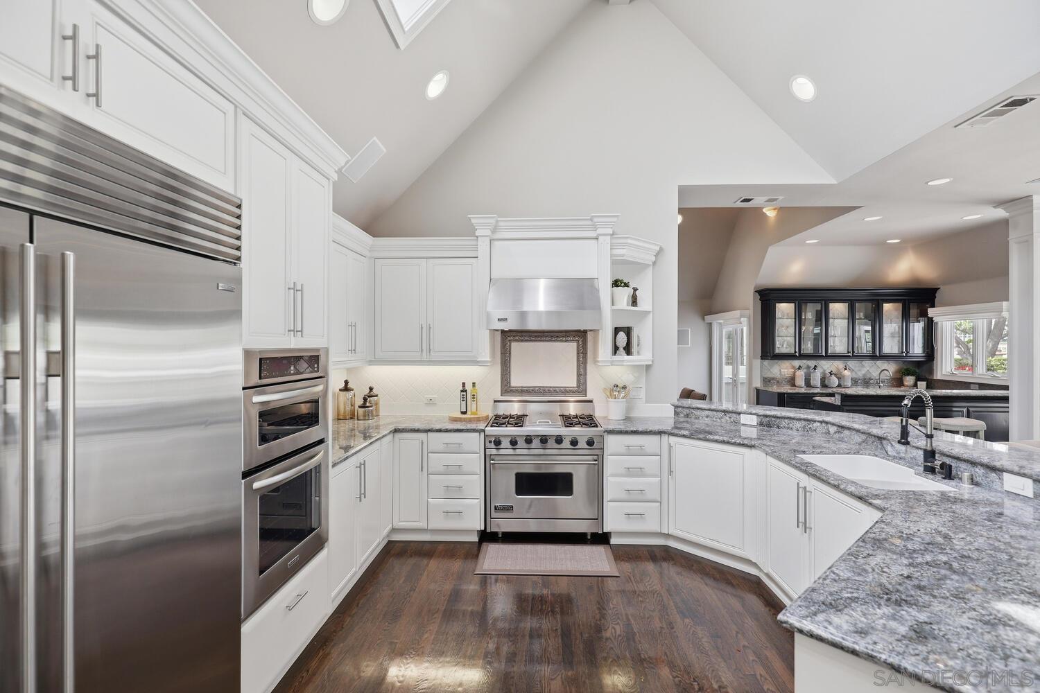 Detail Gallery Image 16 of 56 For 945  Bay Circle, Coronado,  CA 92118 - 5 Beds | 4/1 Baths