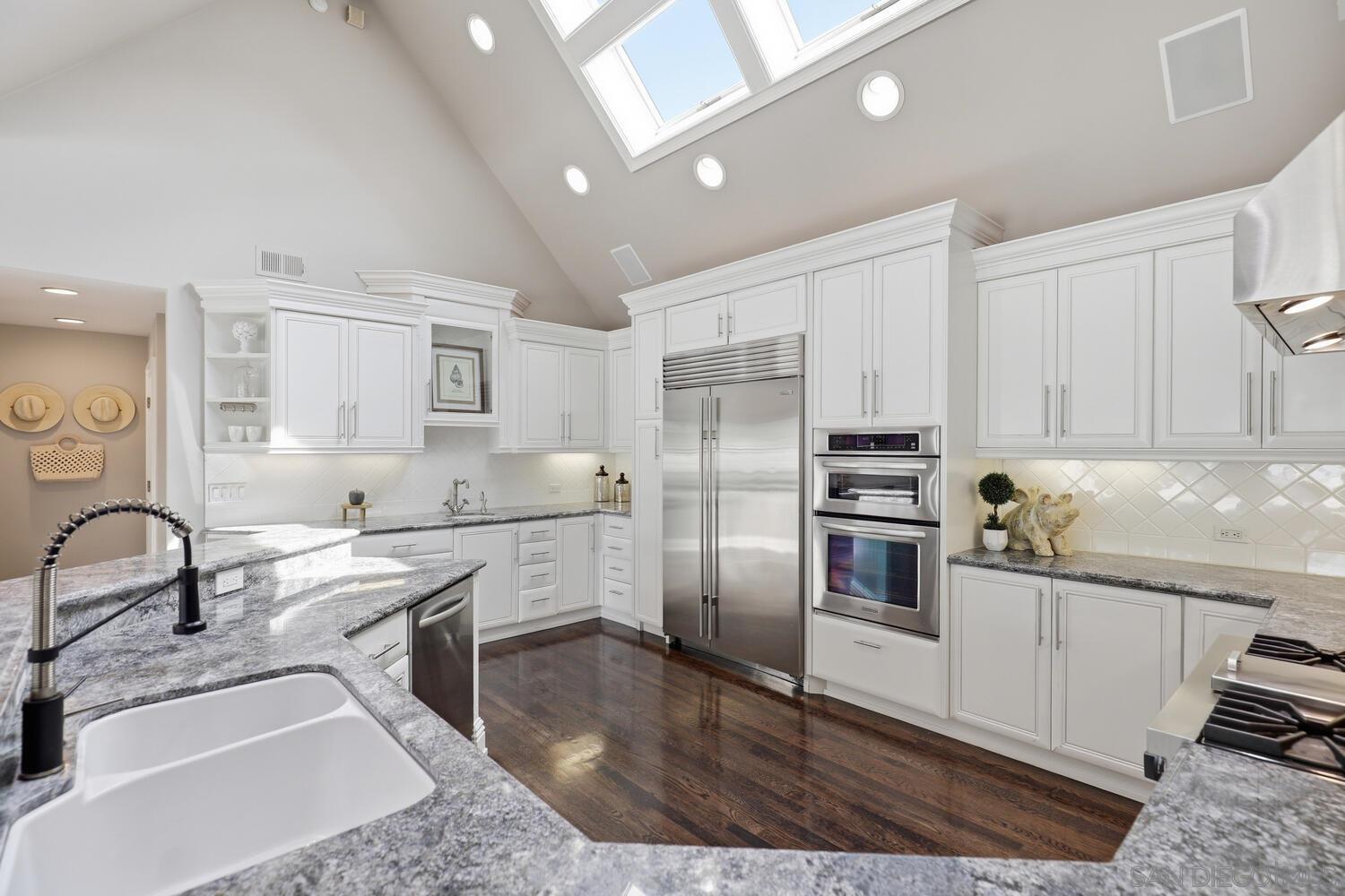 Detail Gallery Image 17 of 56 For 945  Bay Circle, Coronado,  CA 92118 - 5 Beds | 4/1 Baths