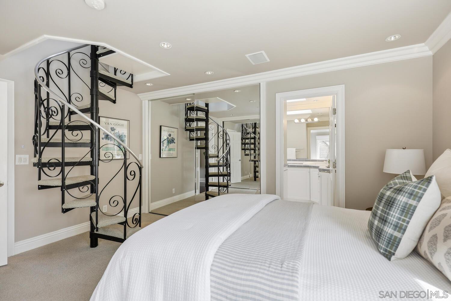 Detail Gallery Image 29 of 56 For 945  Bay Circle, Coronado,  CA 92118 - 5 Beds | 4/1 Baths