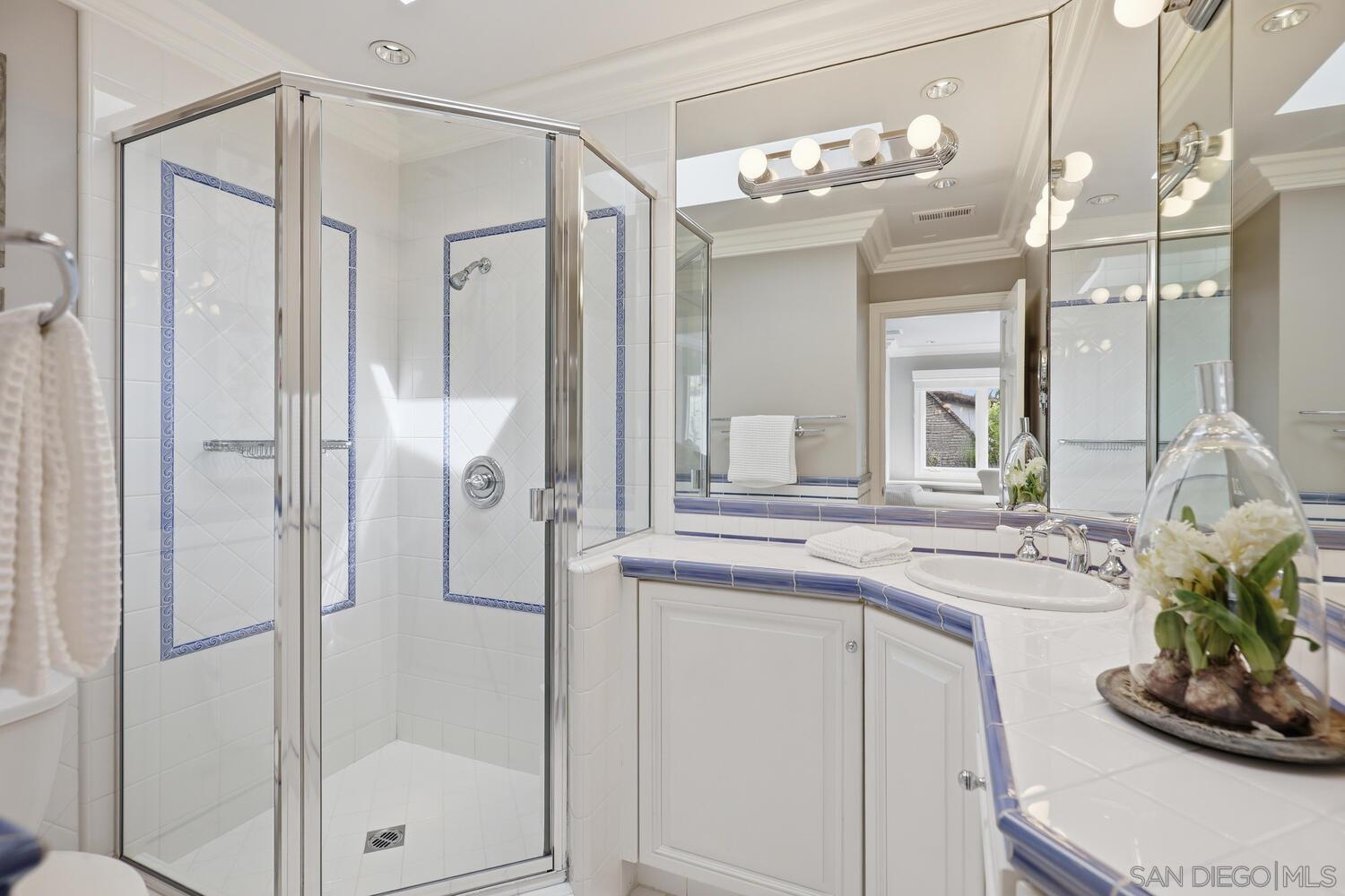 Detail Gallery Image 30 of 56 For 945  Bay Circle, Coronado,  CA 92118 - 5 Beds | 4/1 Baths