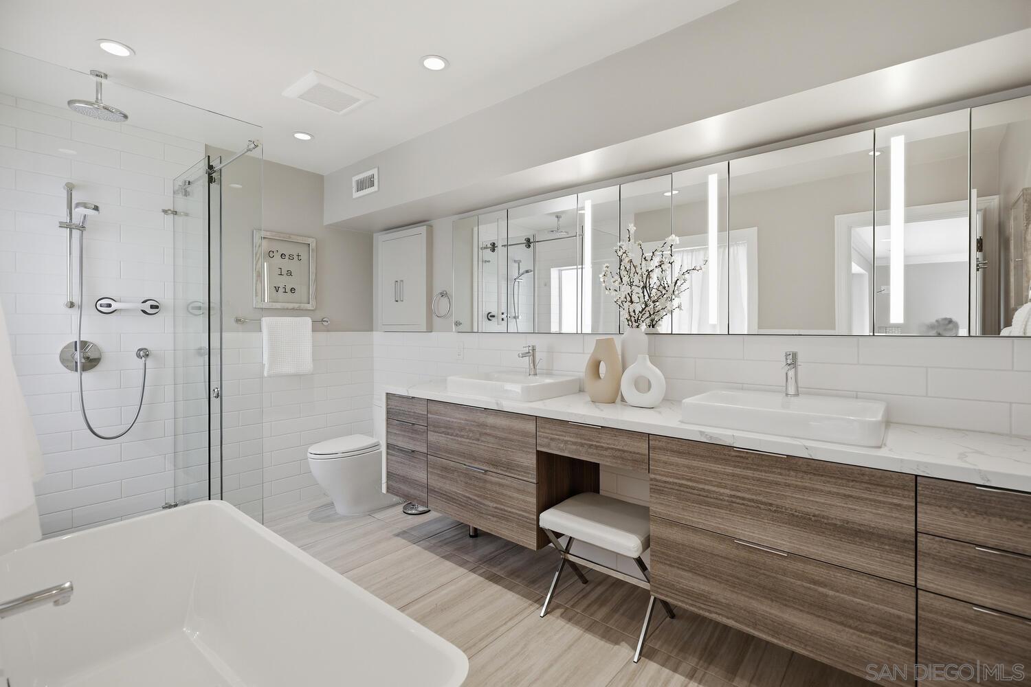 Detail Gallery Image 40 of 56 For 945  Bay Circle, Coronado,  CA 92118 - 5 Beds | 4/1 Baths