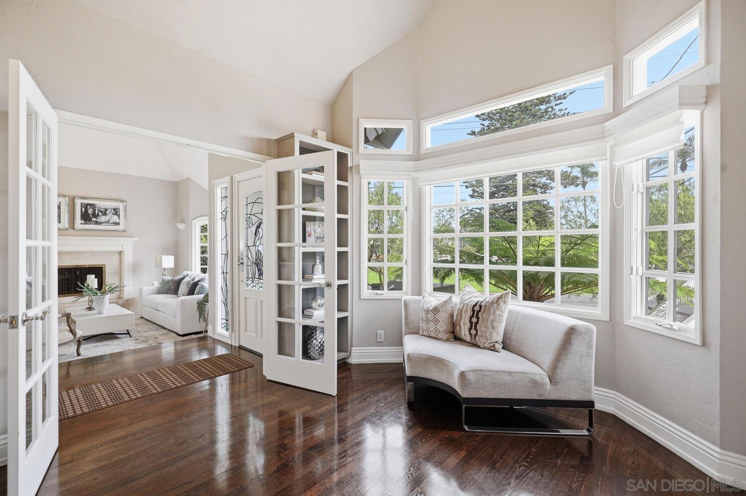 Detail Gallery Image 8 of 56 For 945  Bay Circle, Coronado,  CA 92118 - 5 Beds | 4/1 Baths