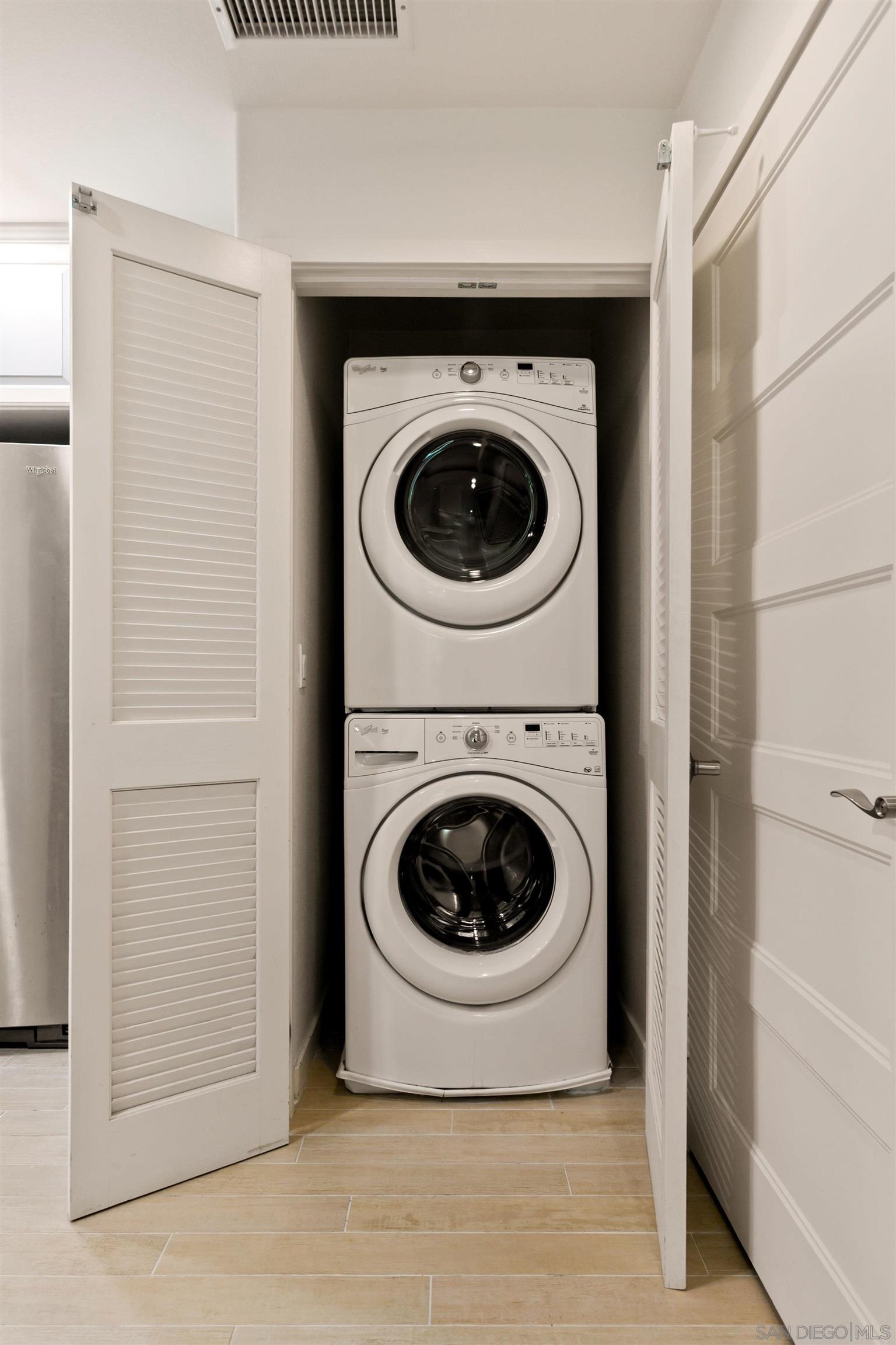 Detail Gallery Image 11 of 34 For 1056  Pearl Street  #14,  La Jolla,  CA 92037 - 2 Beds | 2/1 Baths