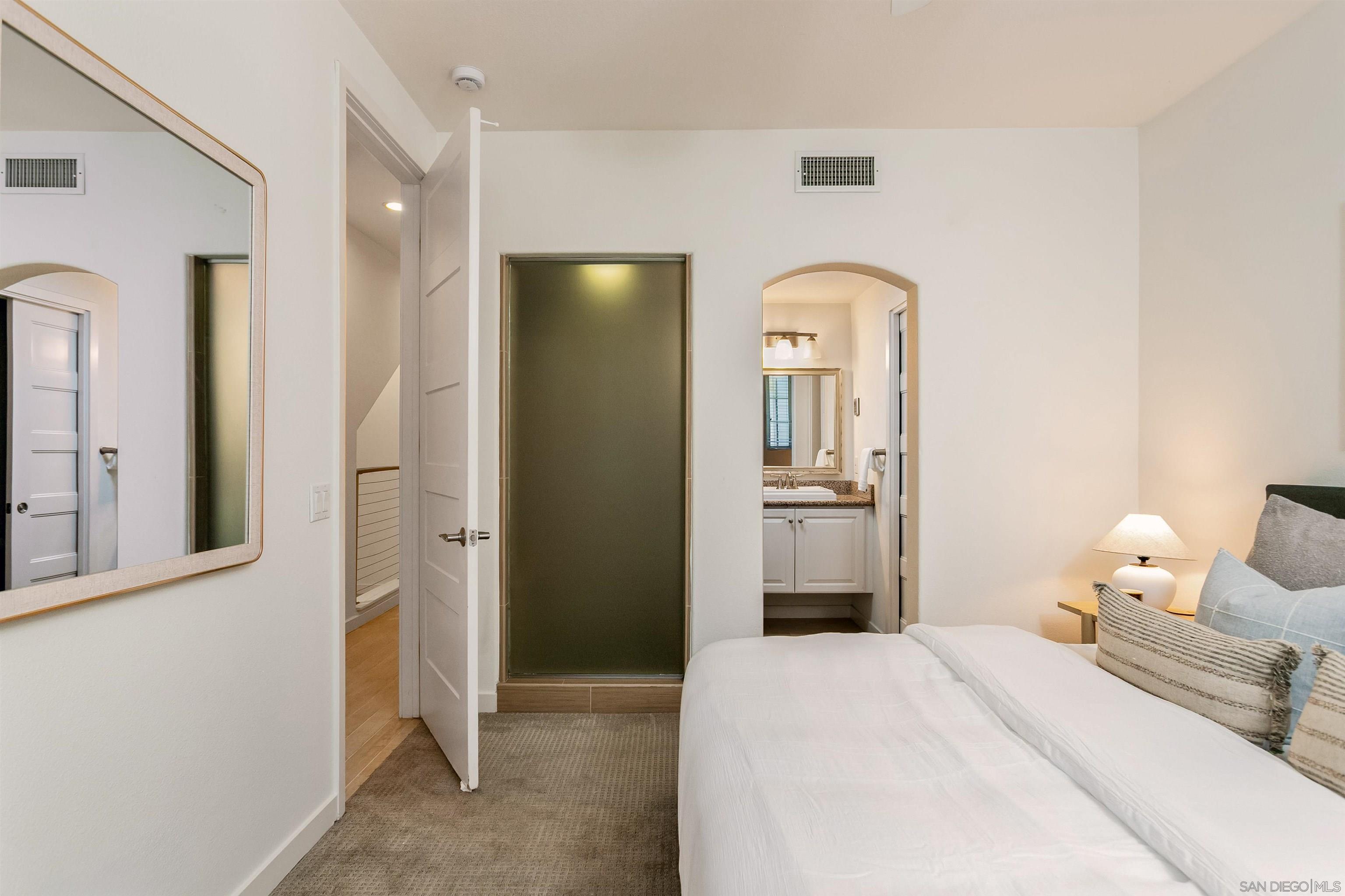 Detail Gallery Image 14 of 34 For 1056  Pearl Street  #14,  La Jolla,  CA 92037 - 2 Beds | 2/1 Baths