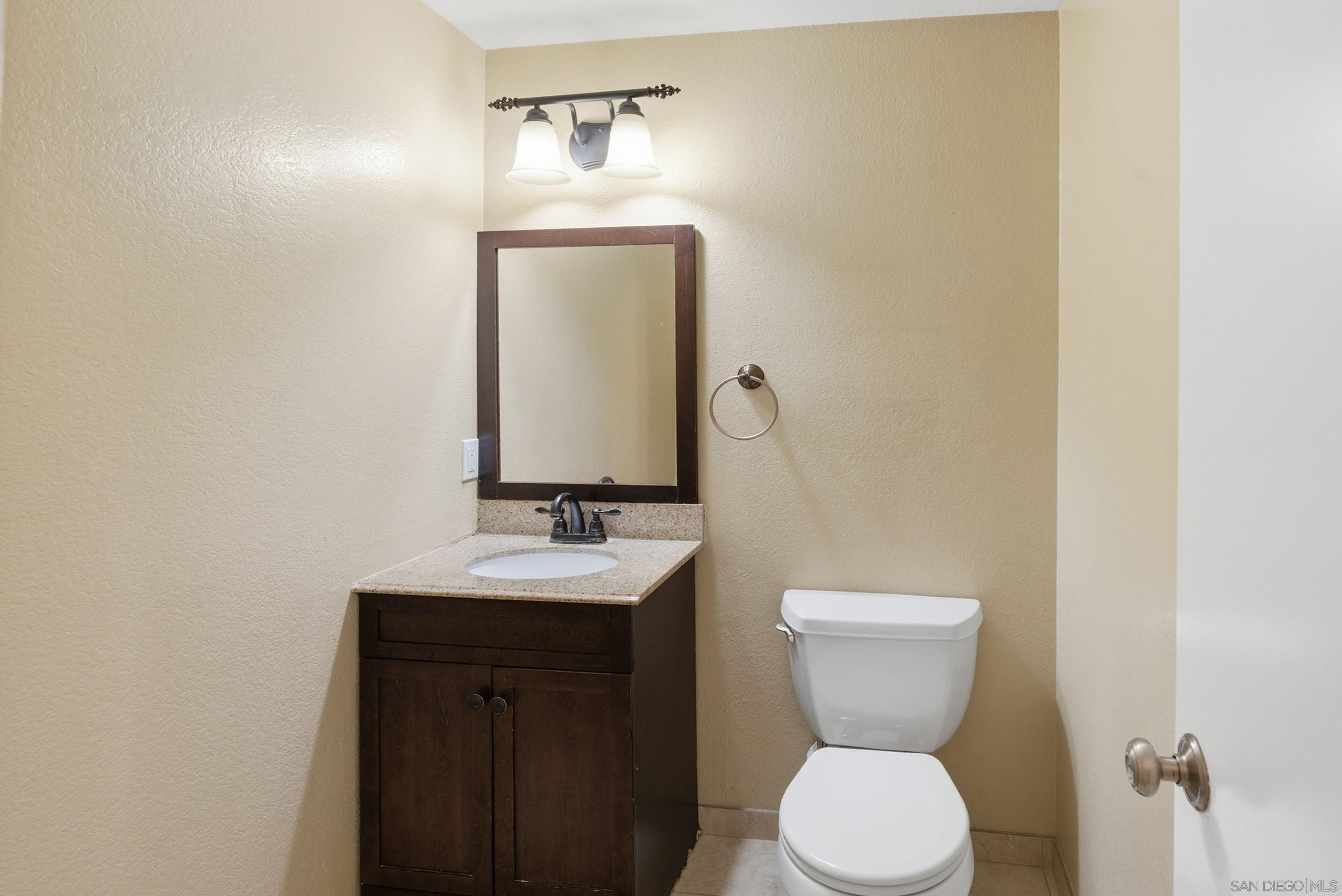 Detail Gallery Image 13 of 36 For 2685  Regent, Carlsbad,  CA 92010 - 2 Beds | 2/1 Baths
