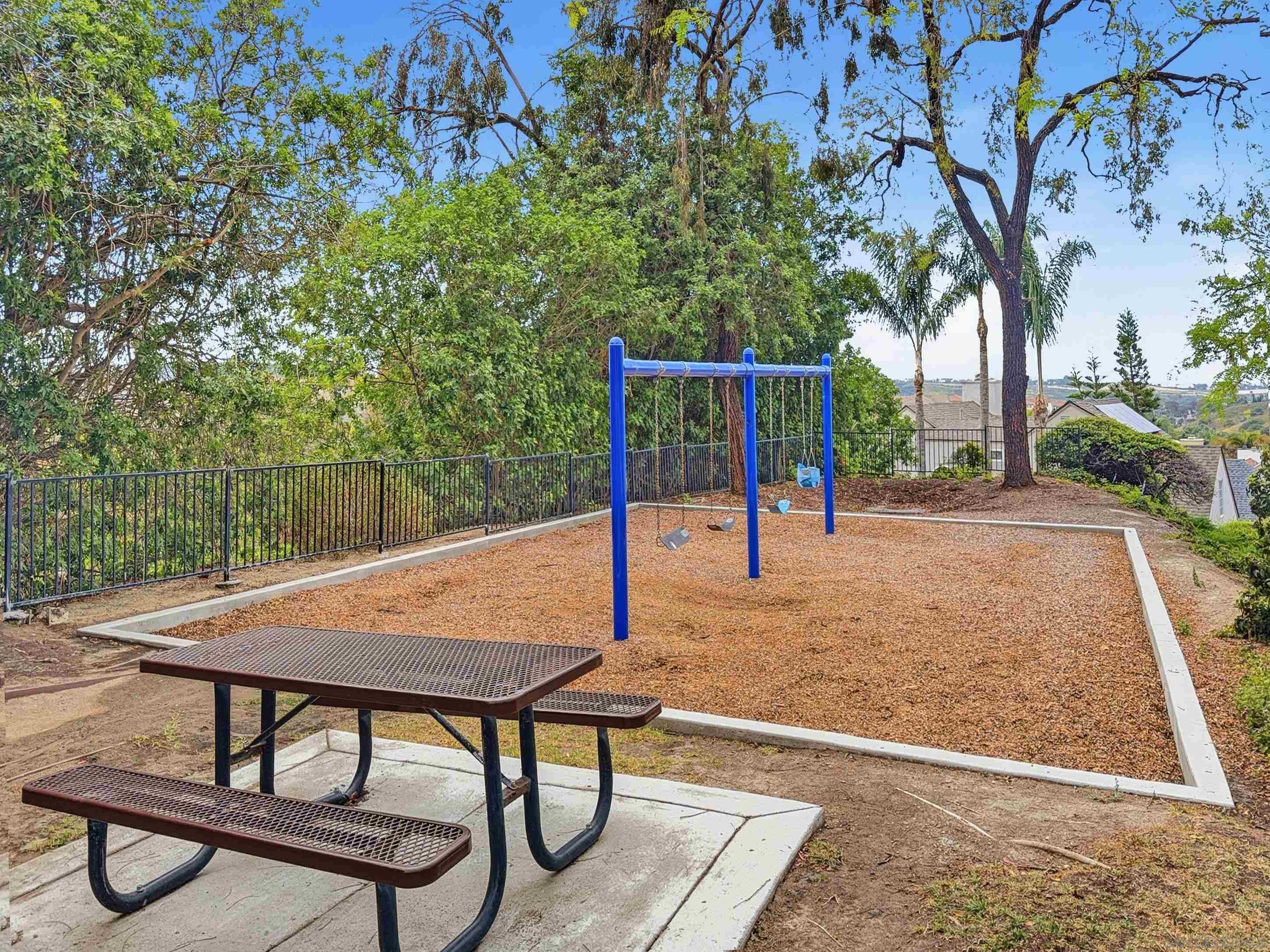 Detail Gallery Image 32 of 36 For 2685  Regent, Carlsbad,  CA 92010 - 2 Beds | 2/1 Baths