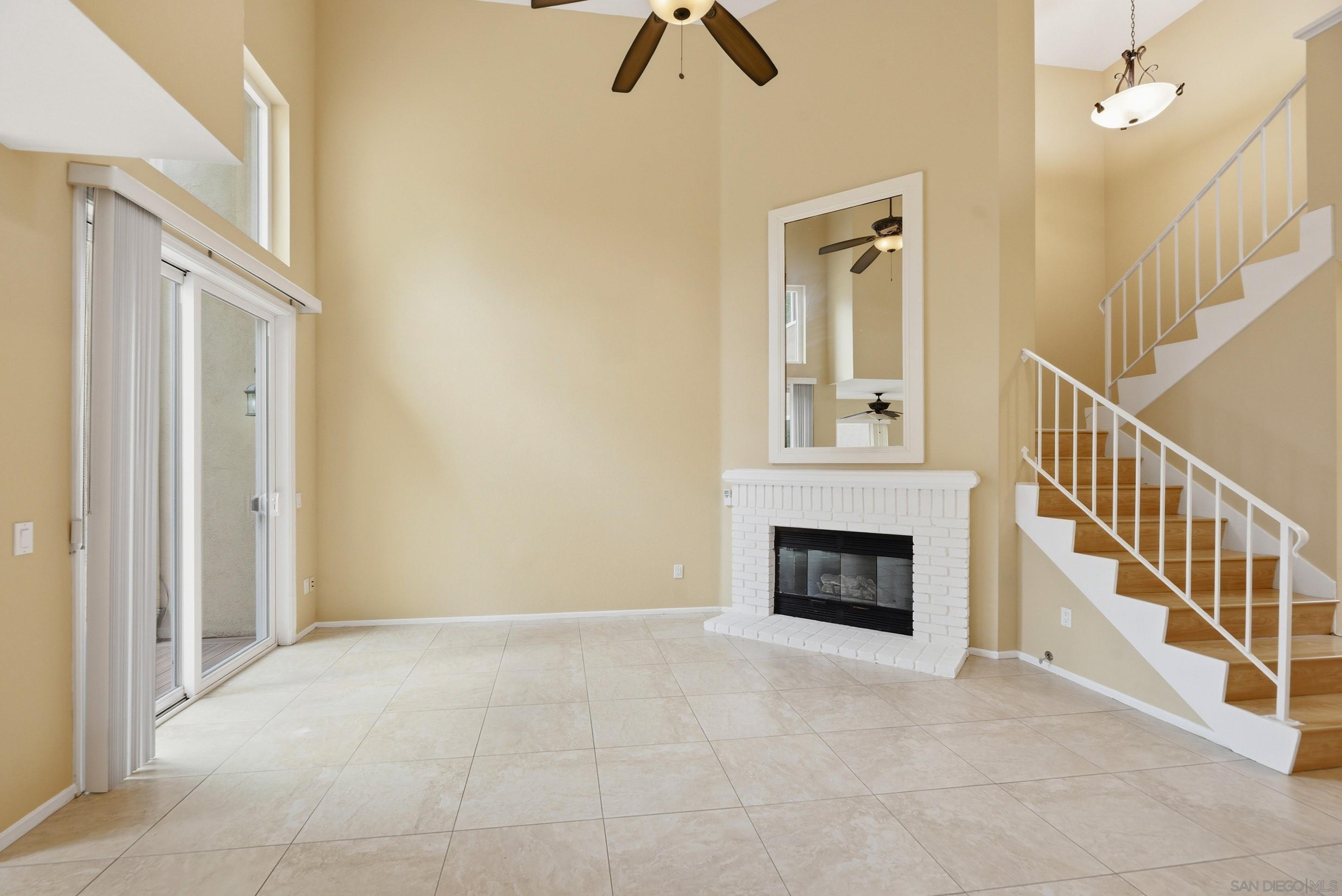 Detail Gallery Image 6 of 36 For 2685  Regent, Carlsbad,  CA 92010 - 2 Beds | 2/1 Baths