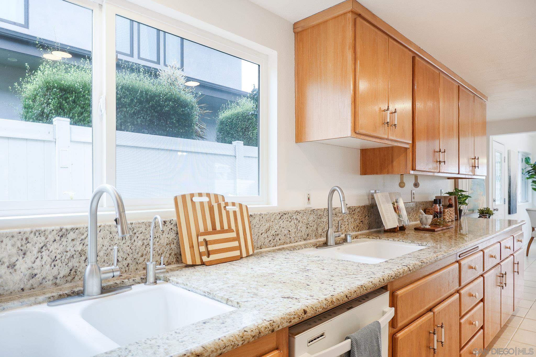 Detail Gallery Image 15 of 44 For 13933  Recuerdo Dr, Del Mar,  CA 92014 - 4 Beds | 2/1 Baths