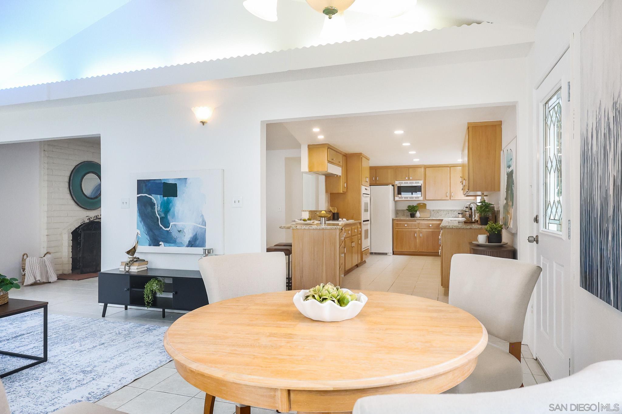 Detail Gallery Image 16 of 44 For 13933  Recuerdo Dr, Del Mar,  CA 92014 - 4 Beds | 2/1 Baths