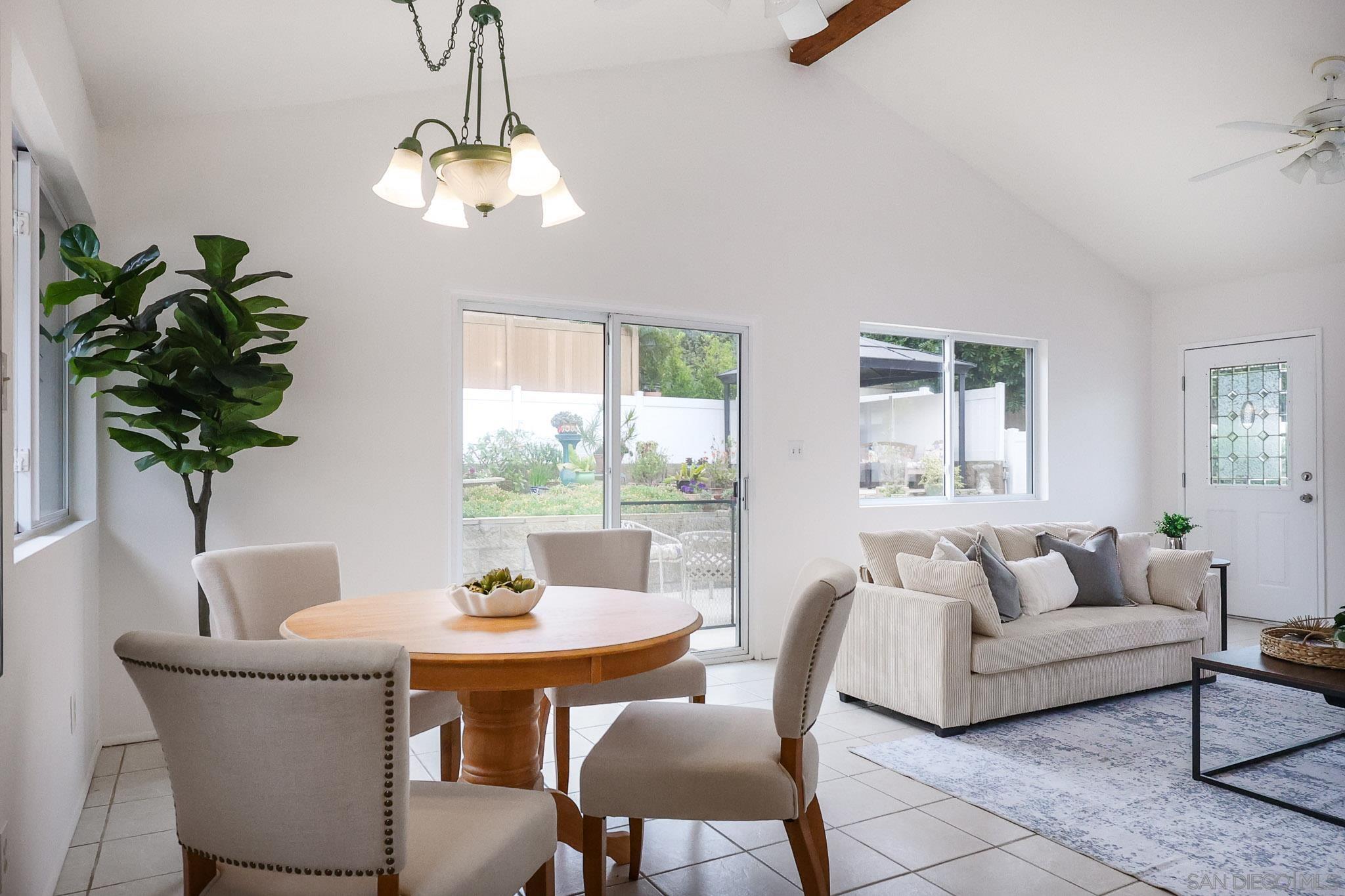 Detail Gallery Image 17 of 44 For 13933  Recuerdo Dr, Del Mar,  CA 92014 - 4 Beds | 2/1 Baths