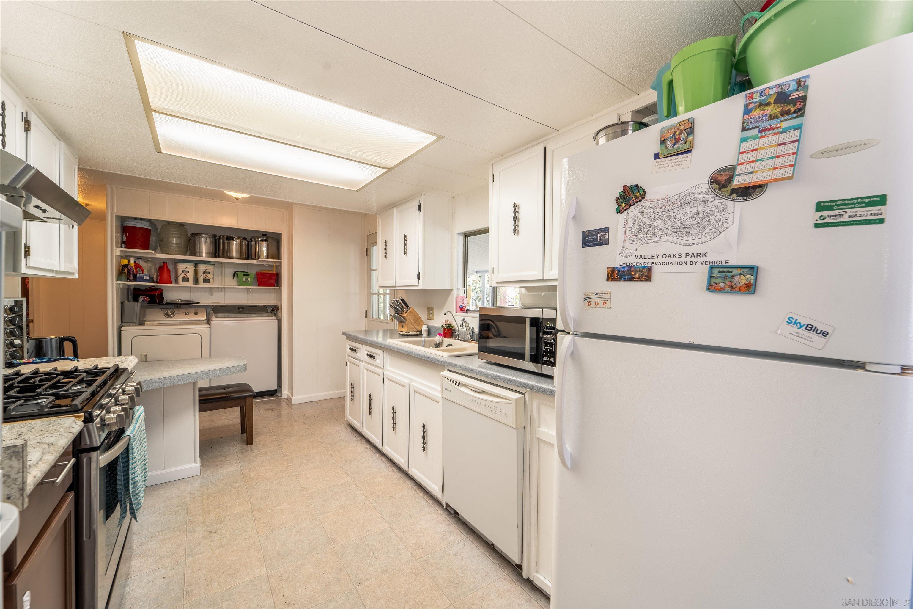 Detail Gallery Image 11 of 28 For 3909  Reche Rd  Spc 116,  Fallbrook,  CA 92028 - 3 Beds | 2 Baths