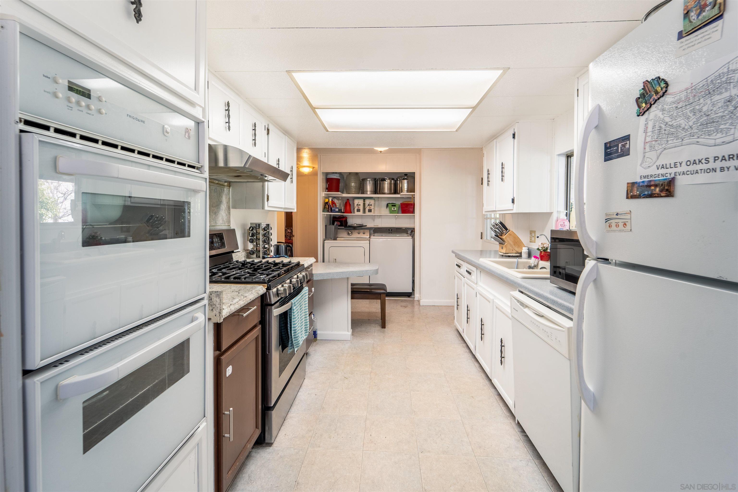 Detail Gallery Image 10 of 28 For 3909  Reche Rd  Spc 116,  Fallbrook,  CA 92028 - 3 Beds | 2 Baths