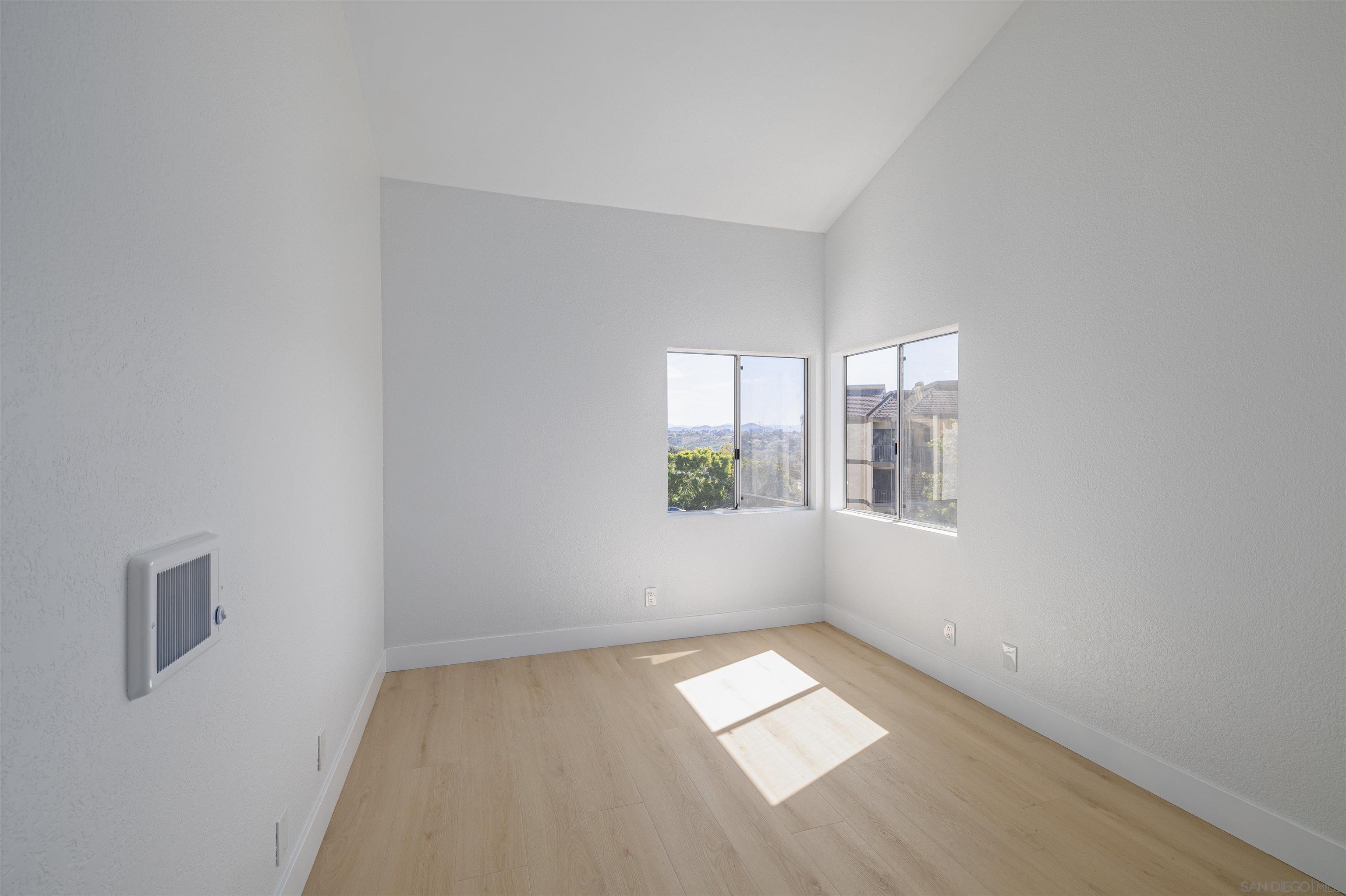 Detail Gallery Image 11 of 24 For 3020  Cowley Way  #305,  San Diego,  CA 92117 - 2 Beds | 1 Baths