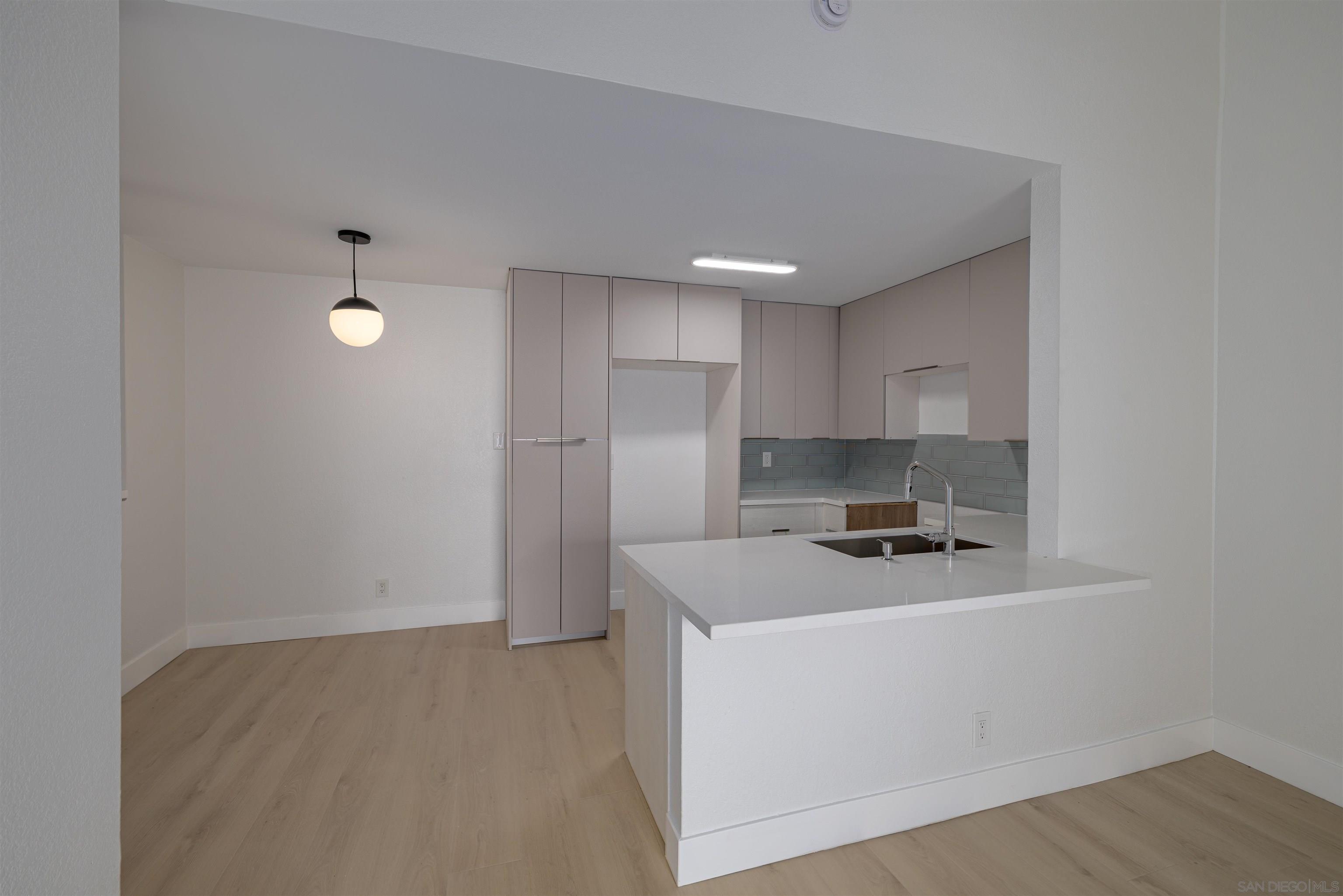 Detail Gallery Image 2 of 24 For 3020  Cowley Way  #305,  San Diego,  CA 92117 - 2 Beds | 1 Baths