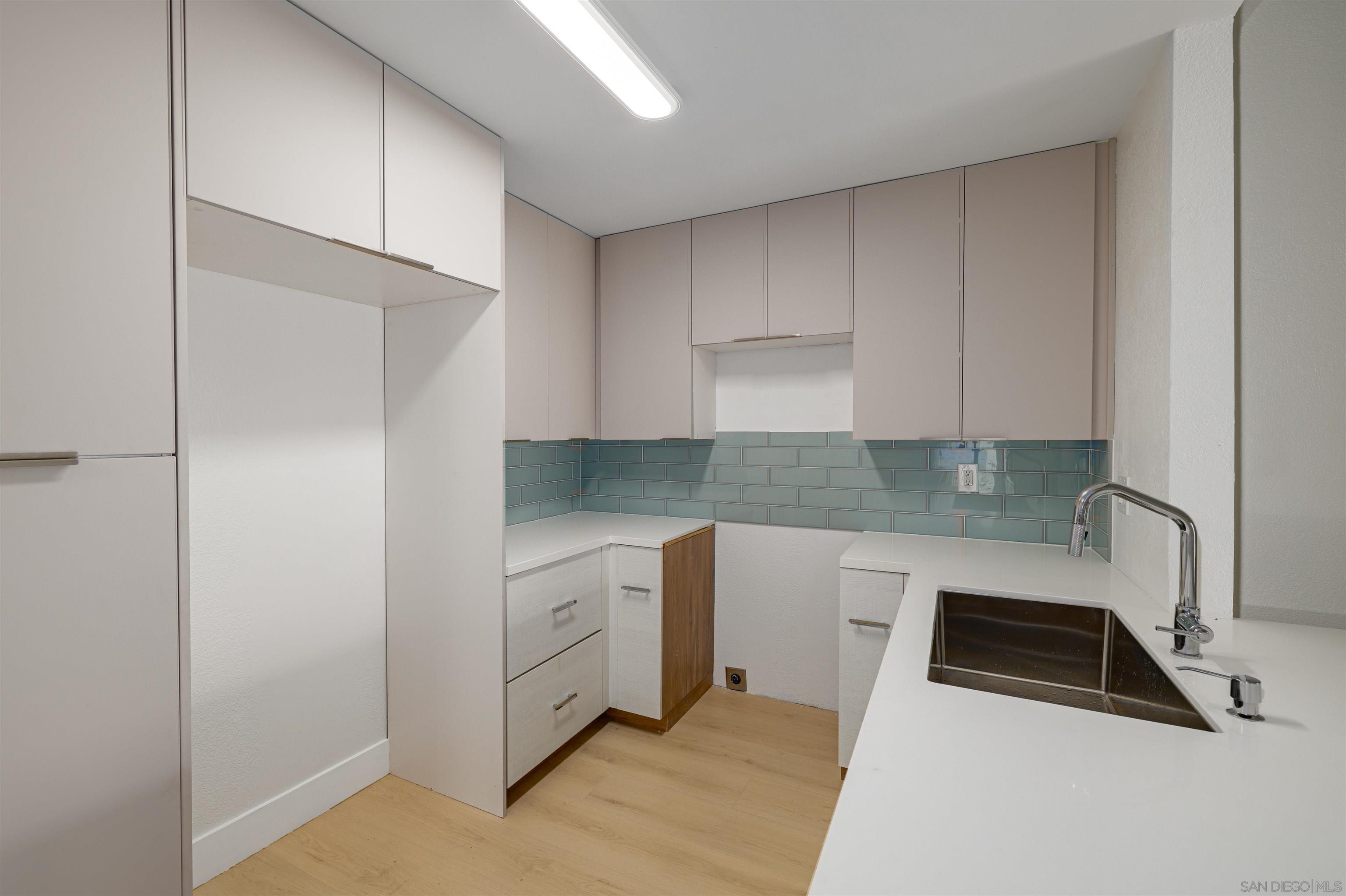 Detail Gallery Image 3 of 24 For 3020  Cowley Way  #305,  San Diego,  CA 92117 - 2 Beds | 1 Baths